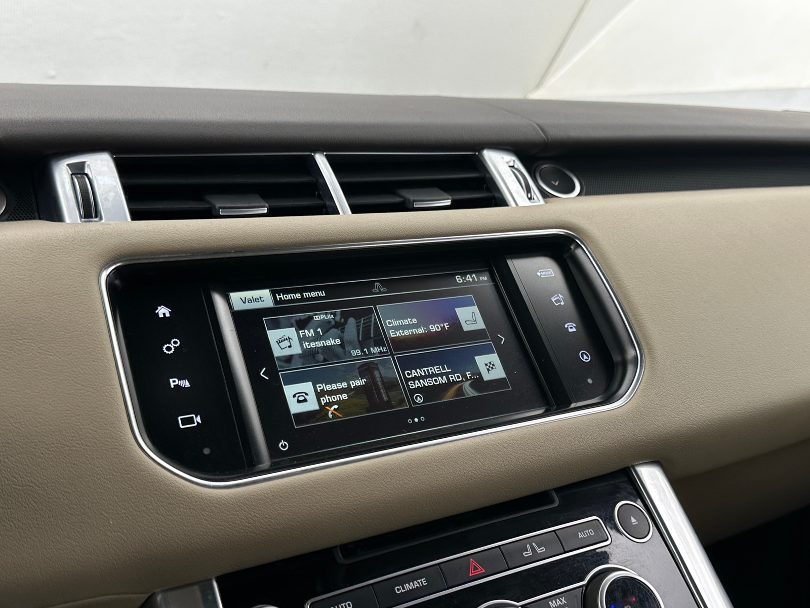 Thumbnail: 2016 Land Rover Range Rover Sport - 3