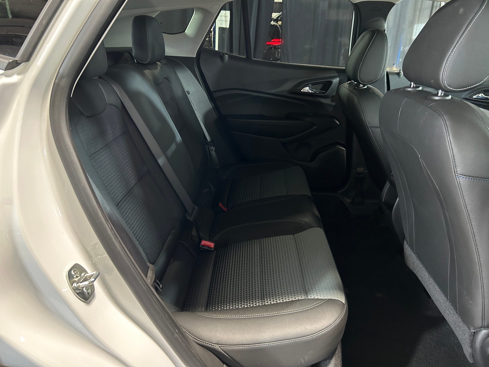 Thumbnail: 2025 Chevrolet Trax - 6