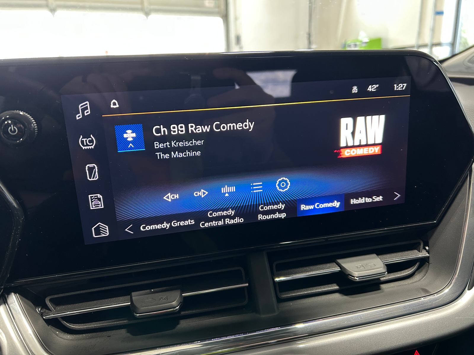 Thumbnail: 2025 Chevrolet Trax - 4