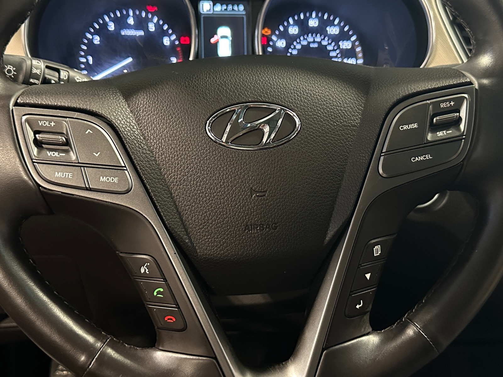 Thumbnail: 2018 Hyundai Santa Fe - 4