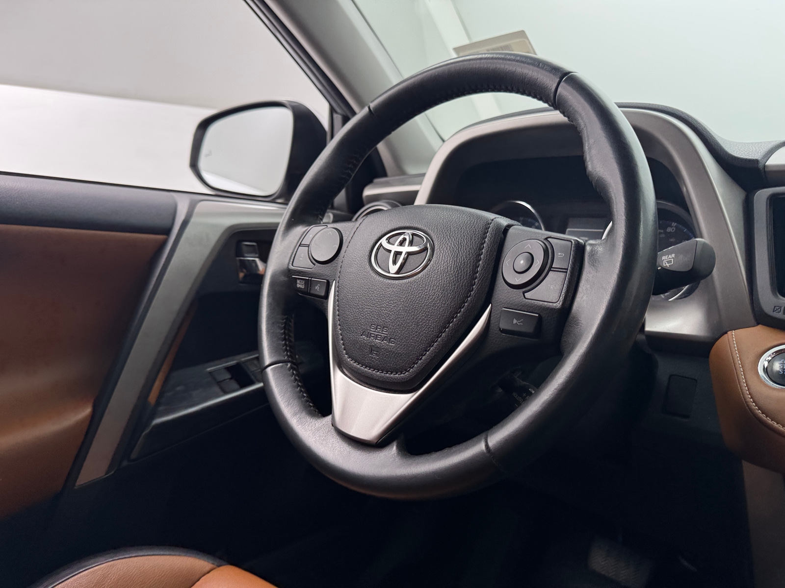 Thumbnail: 2017 Toyota RAV4 - 4