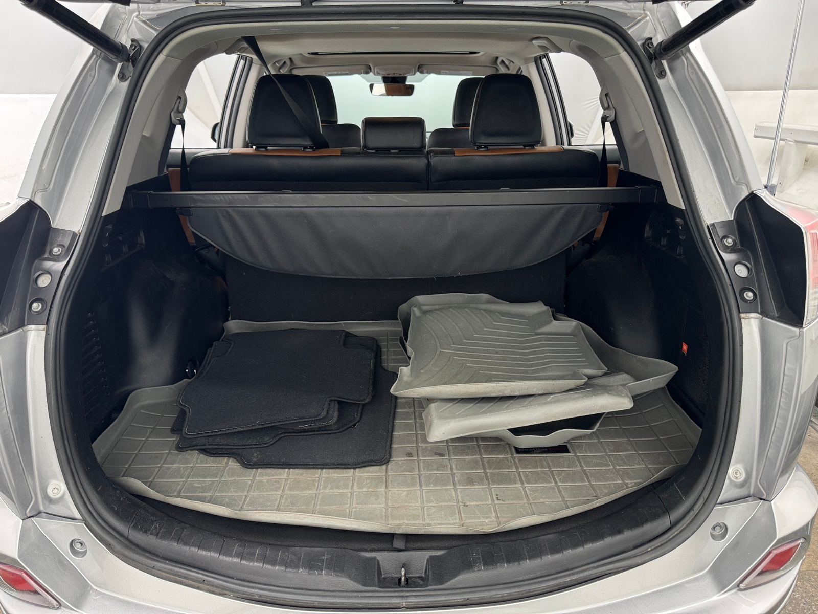 Thumbnail: 2017 Toyota RAV4 - 6