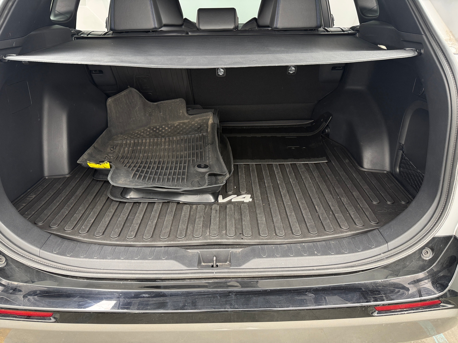 Thumbnail: 2024 Toyota RAV4 - 6