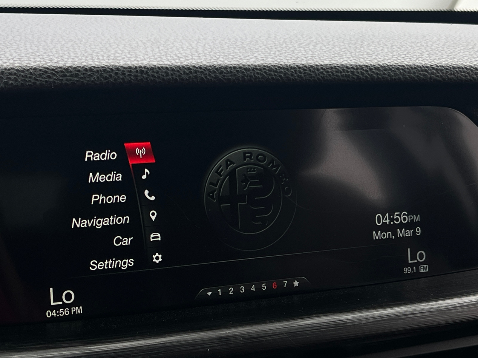 Thumbnail: 2018 Alfa Romeo Stelvio - 3