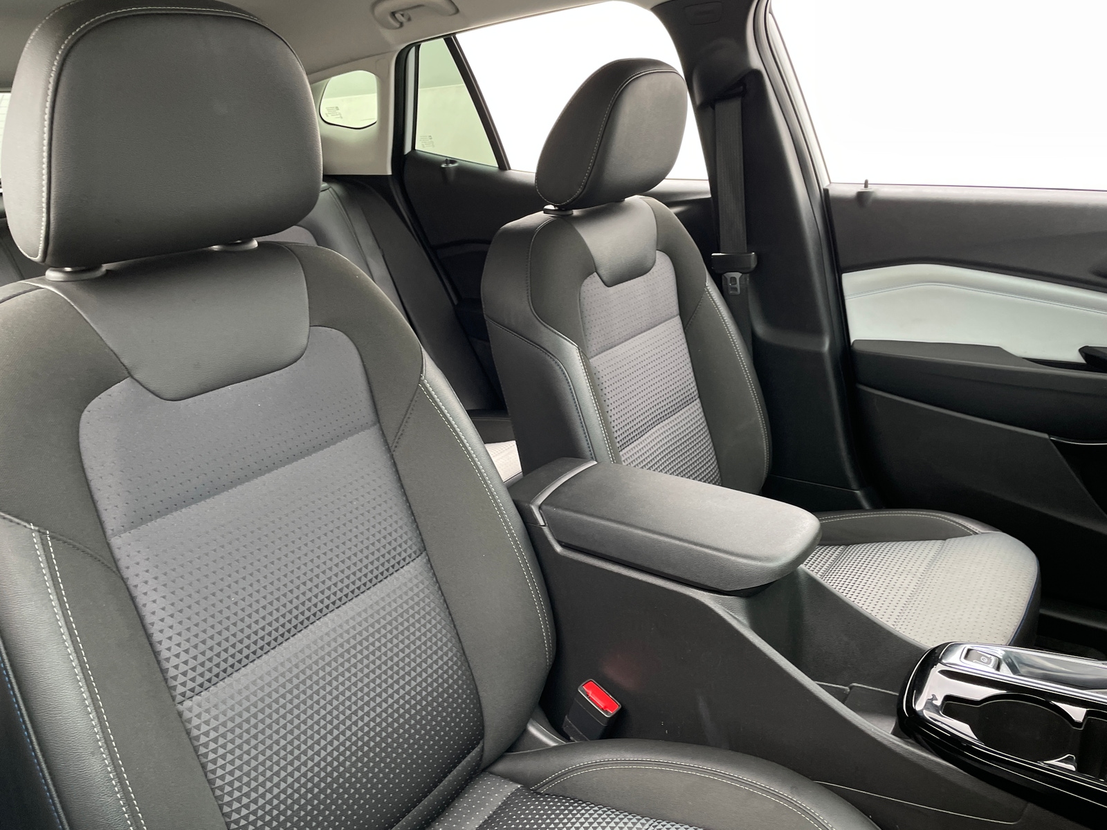 Thumbnail: 2025 Chevrolet Trax - 2