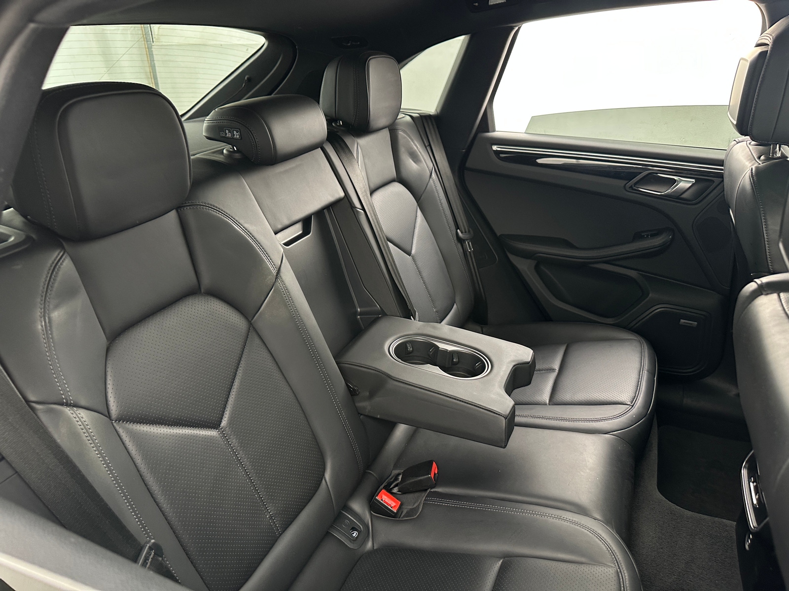 Thumbnail: 2022 Porsche Macan - 5