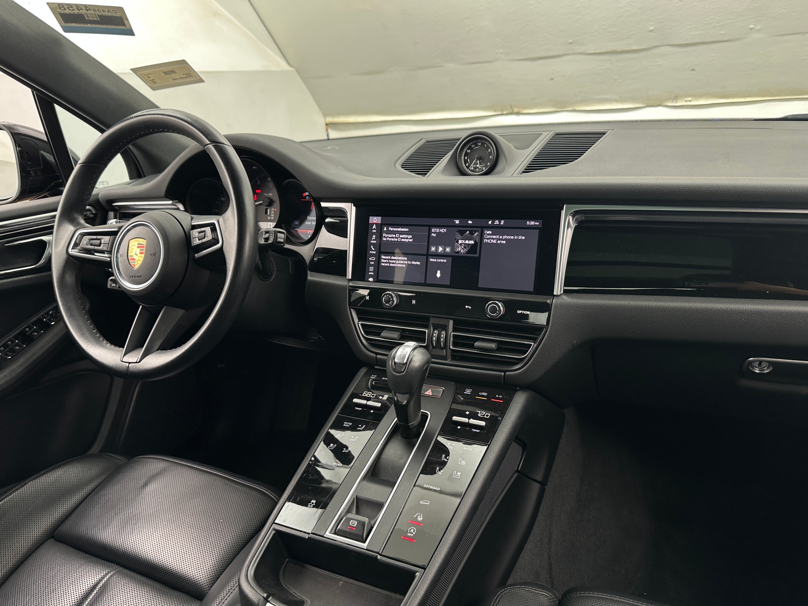 Thumbnail: 2022 Porsche Macan - 2