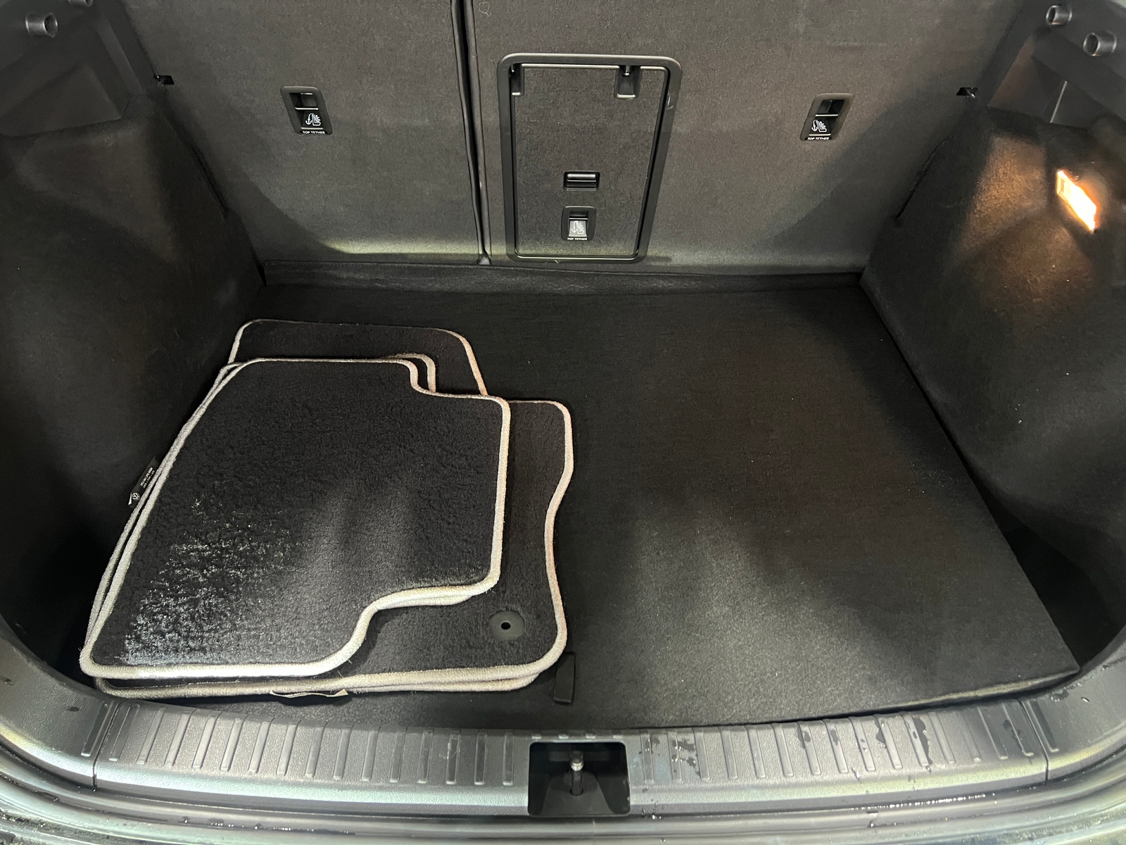 Thumbnail: 2023 Volkswagen Taos - 6