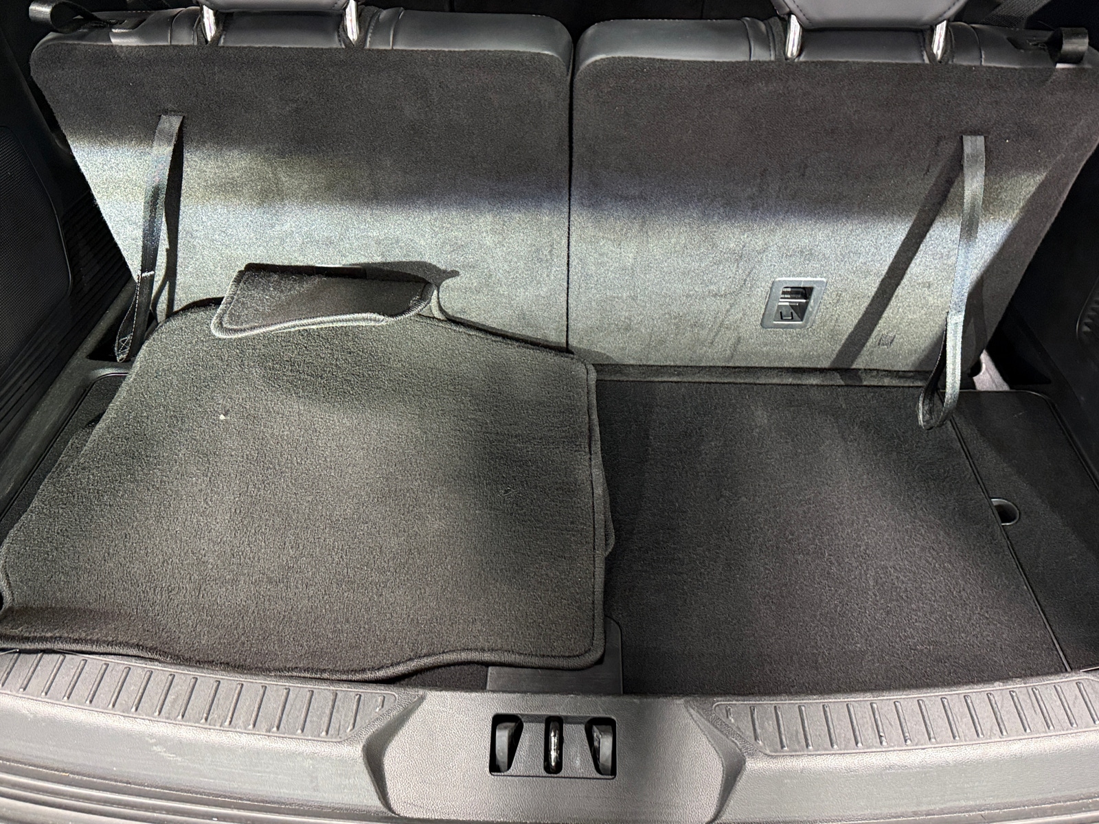 Thumbnail: 2025 Ford Explorer - 6