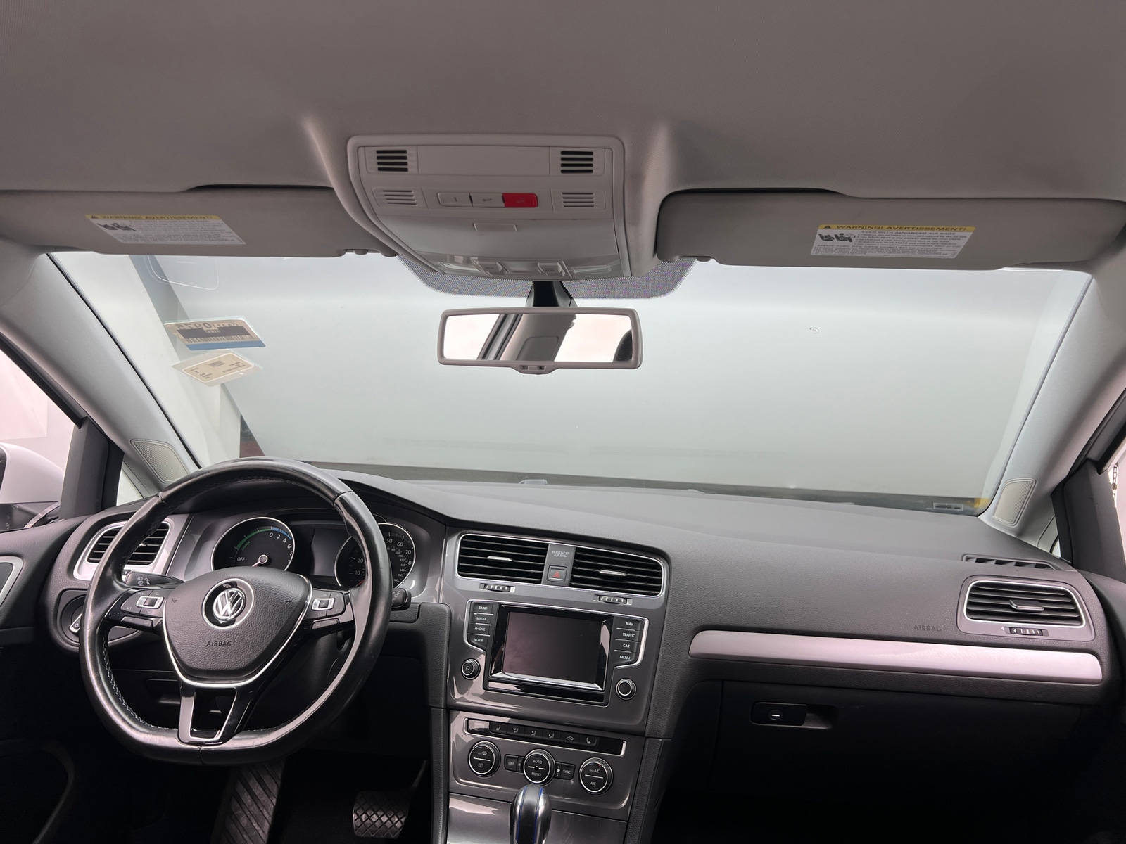 Thumbnail: 2015 Volkswagen e-Golf - 2