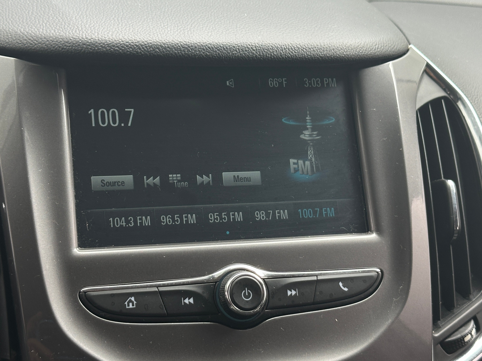 Thumbnail: 2017 Chevrolet Cruze - 4