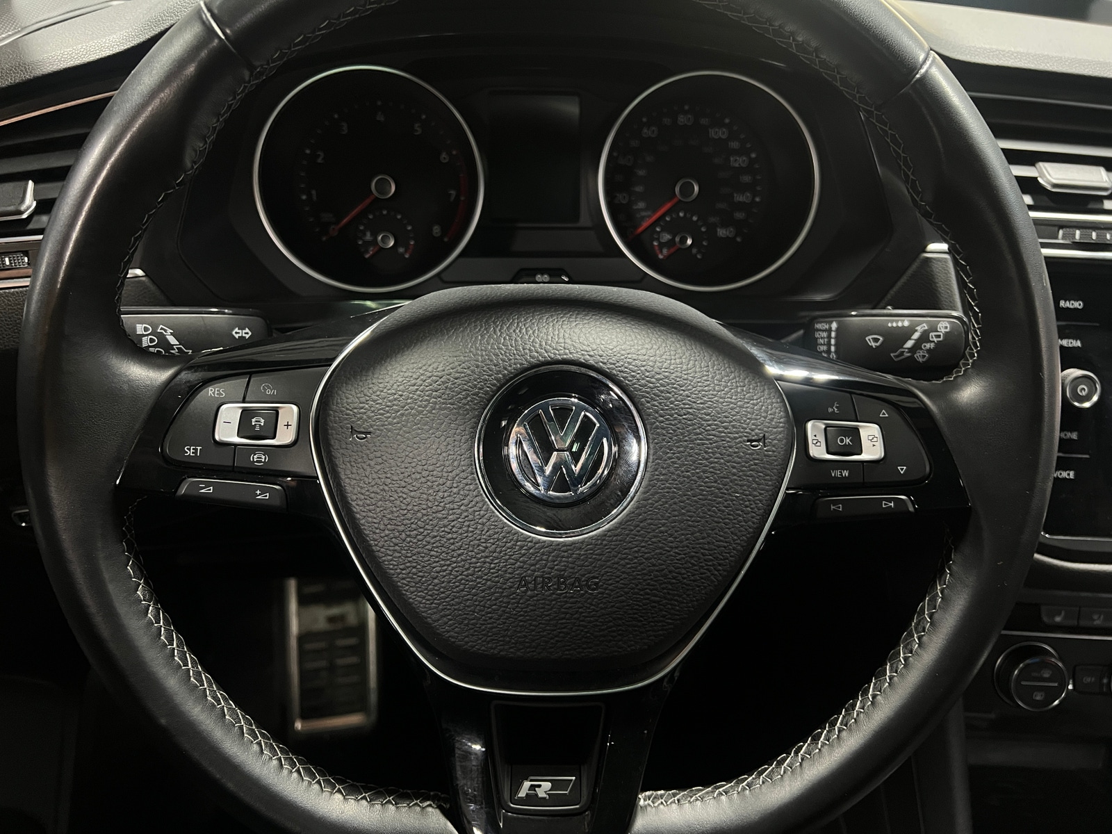 Thumbnail: 2021 Volkswagen Tiguan - 4