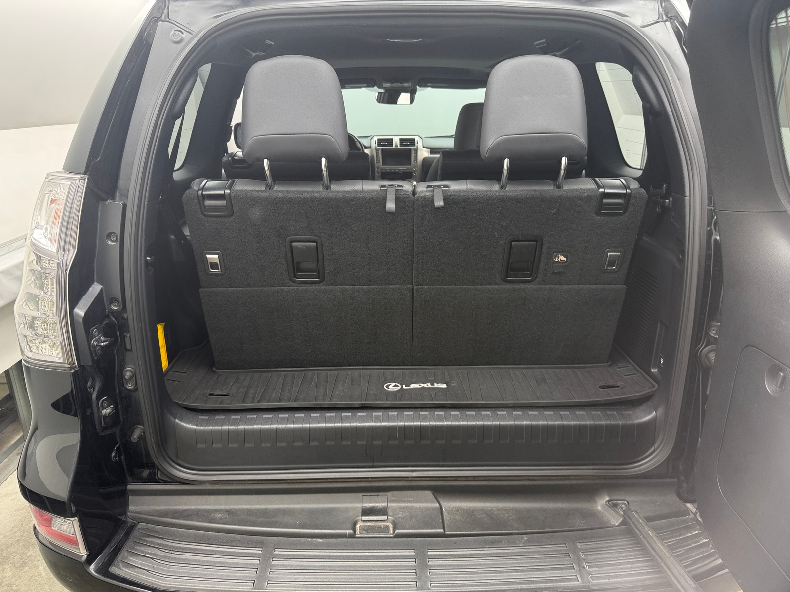 Thumbnail: 2020 Lexus GX - 6