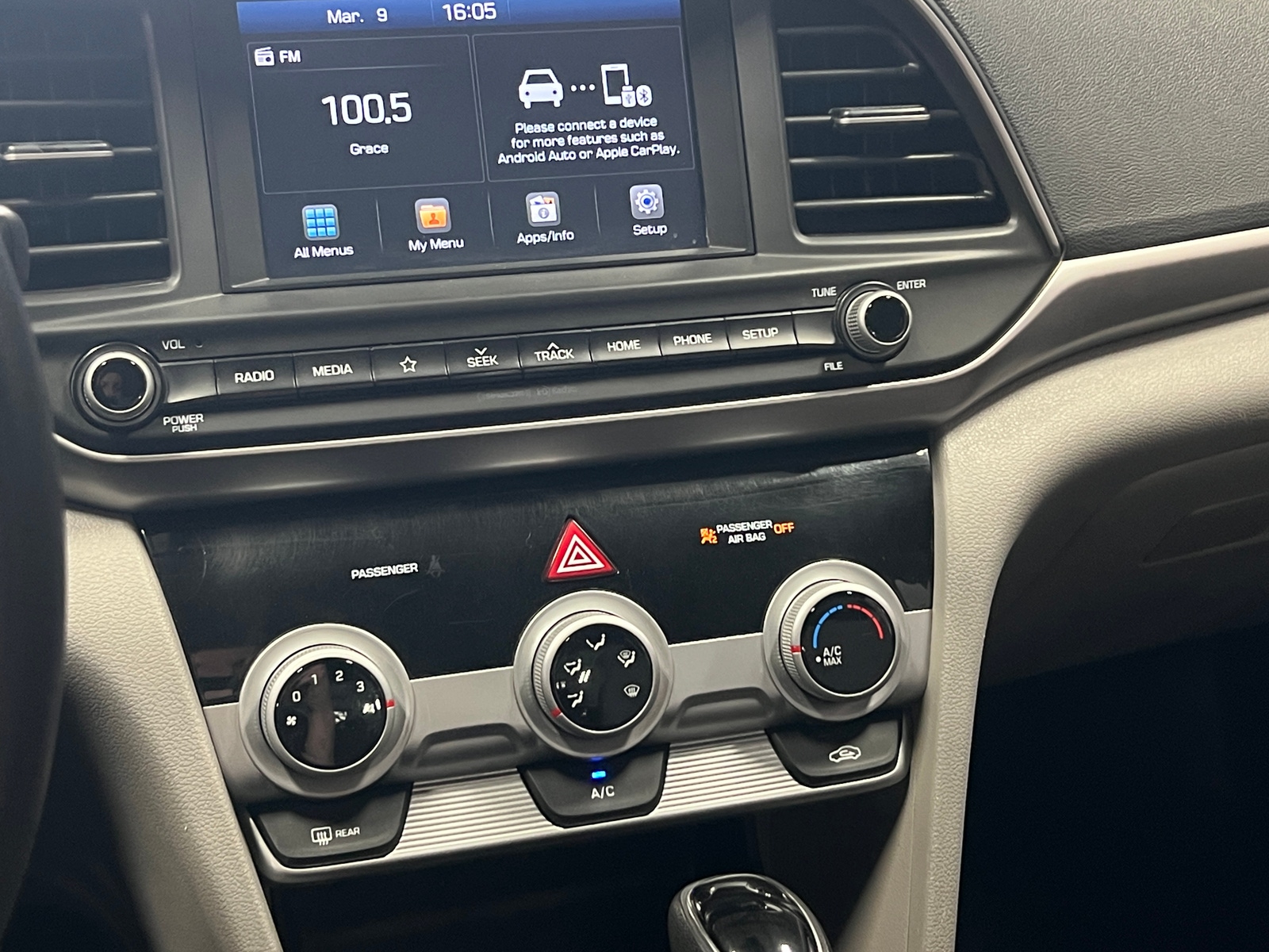 Thumbnail: 2019 Hyundai Elantra - 4