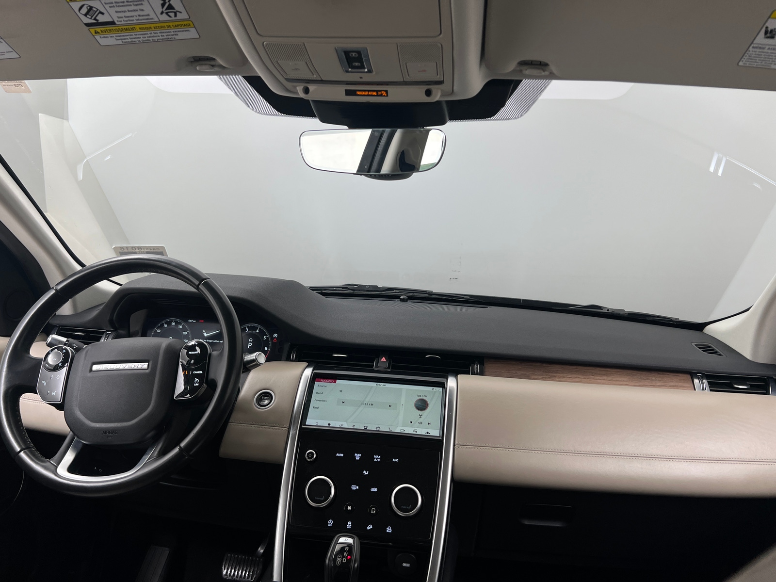 Thumbnail: 2020 Land Rover Discovery Sport - 2