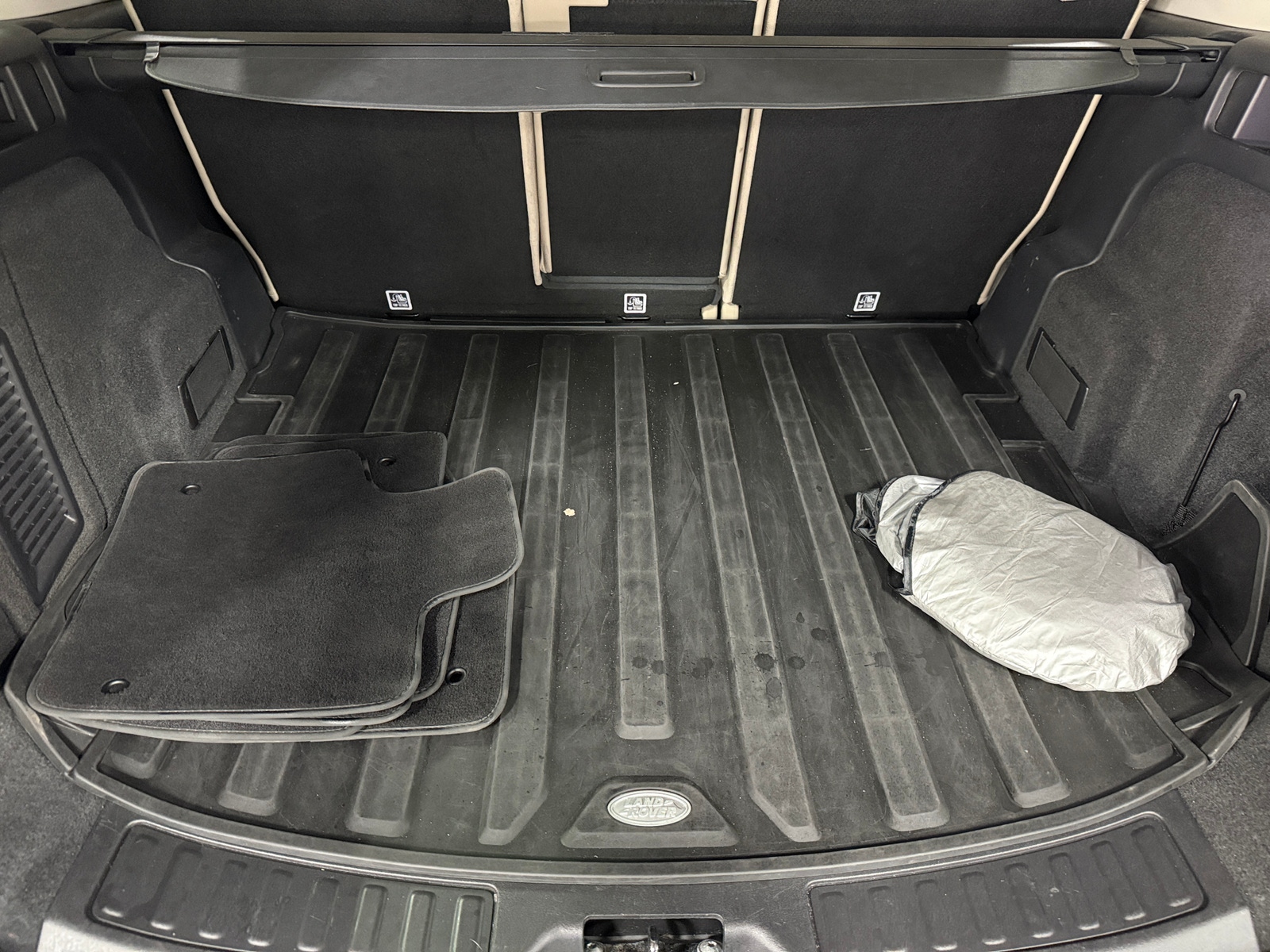 Thumbnail: 2020 Land Rover Discovery Sport - 6