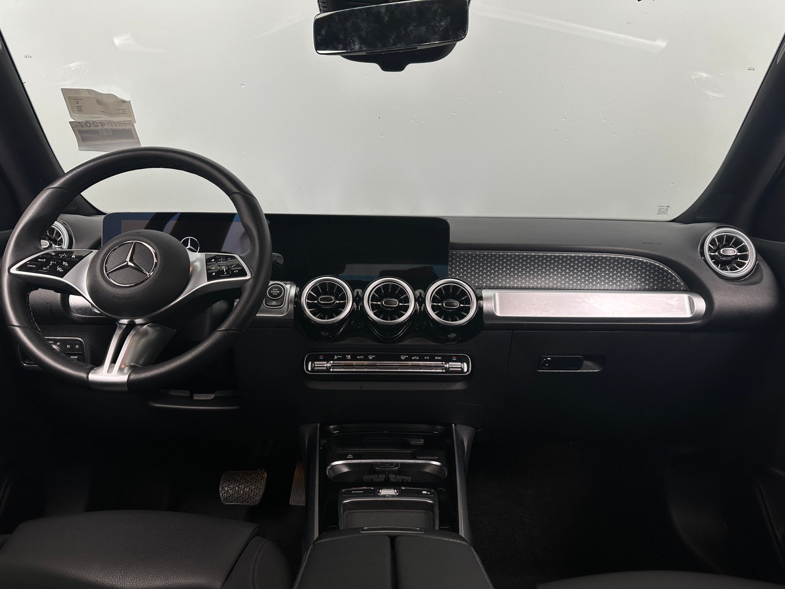 Thumbnail: 2025 Mercedes-Benz GLB - 2