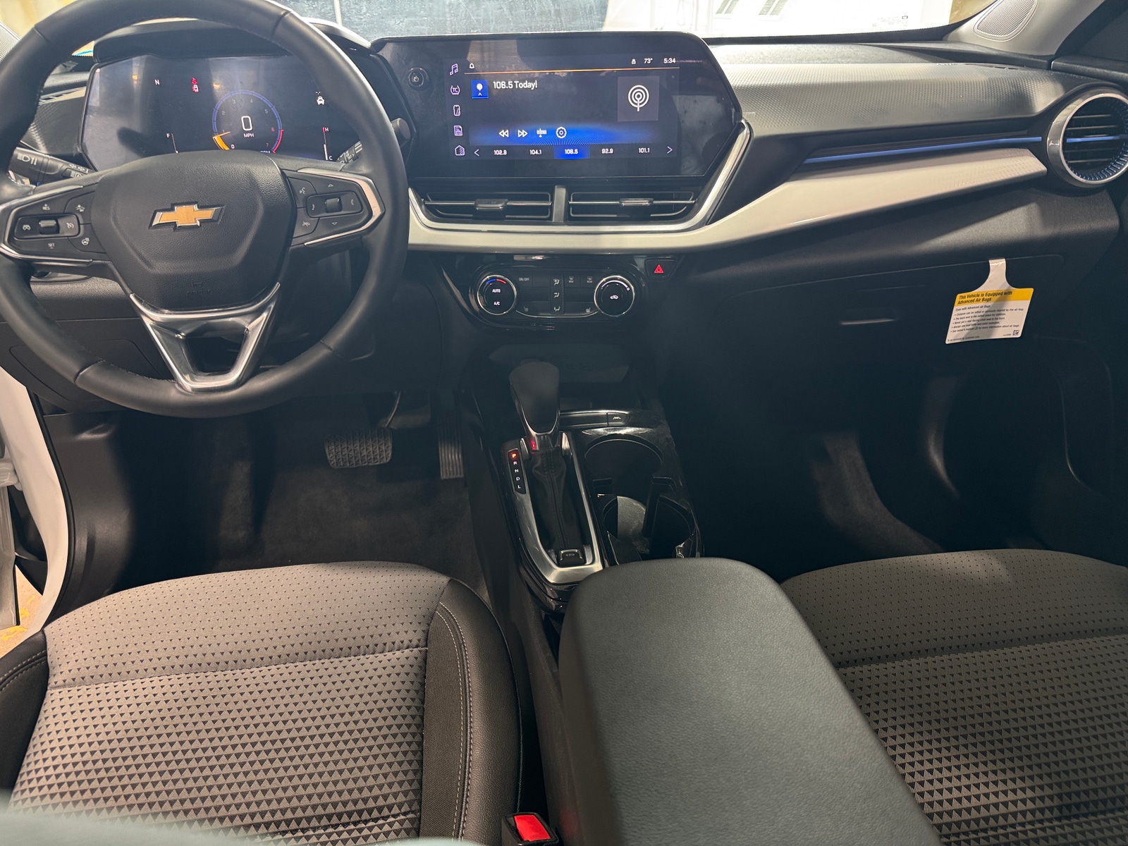 Thumbnail: 2024 Chevrolet Trax - 3