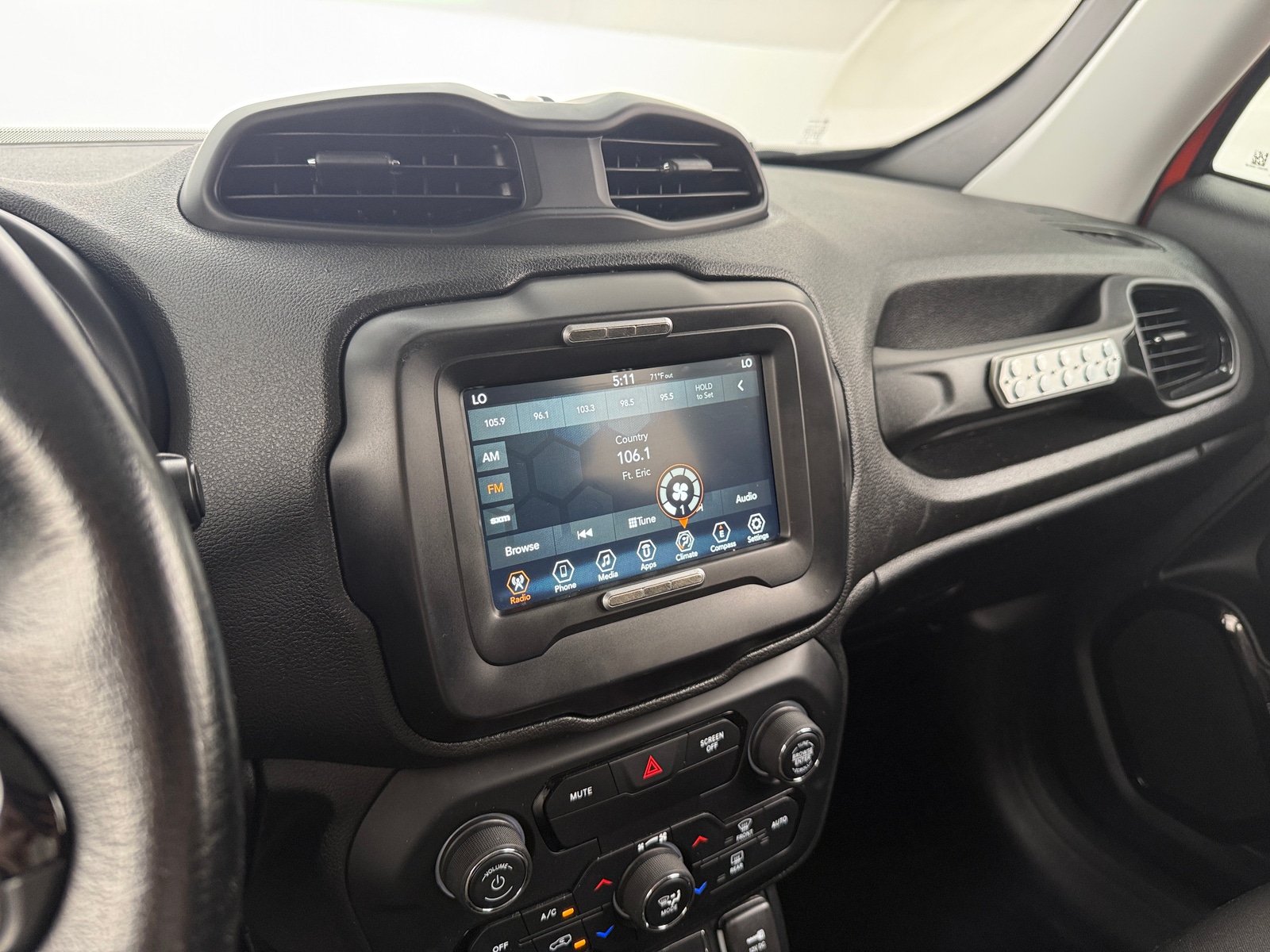 Thumbnail: 2018 Jeep Renegade - 4