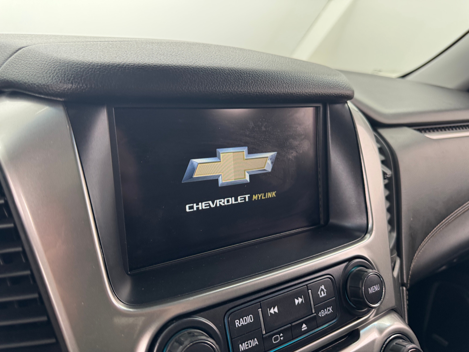 Thumbnail: 2019 Chevrolet Tahoe - 3