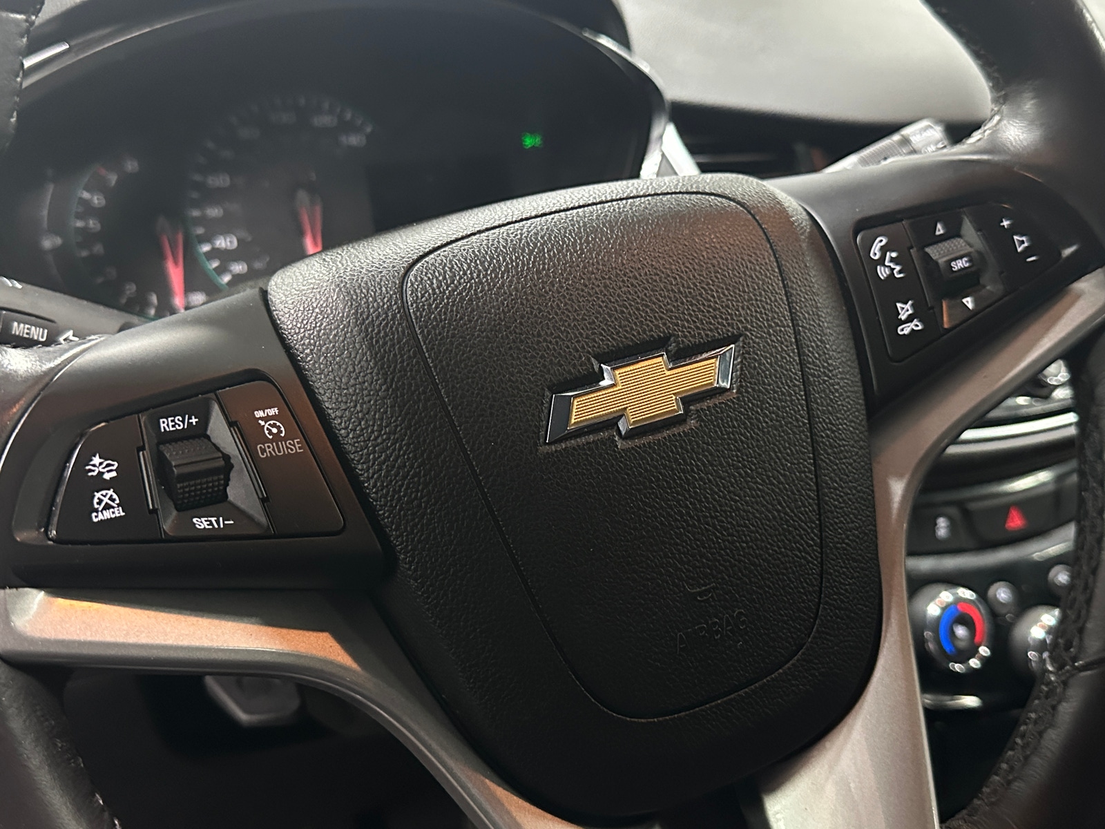 Thumbnail: 2018 Chevrolet Trax - 4