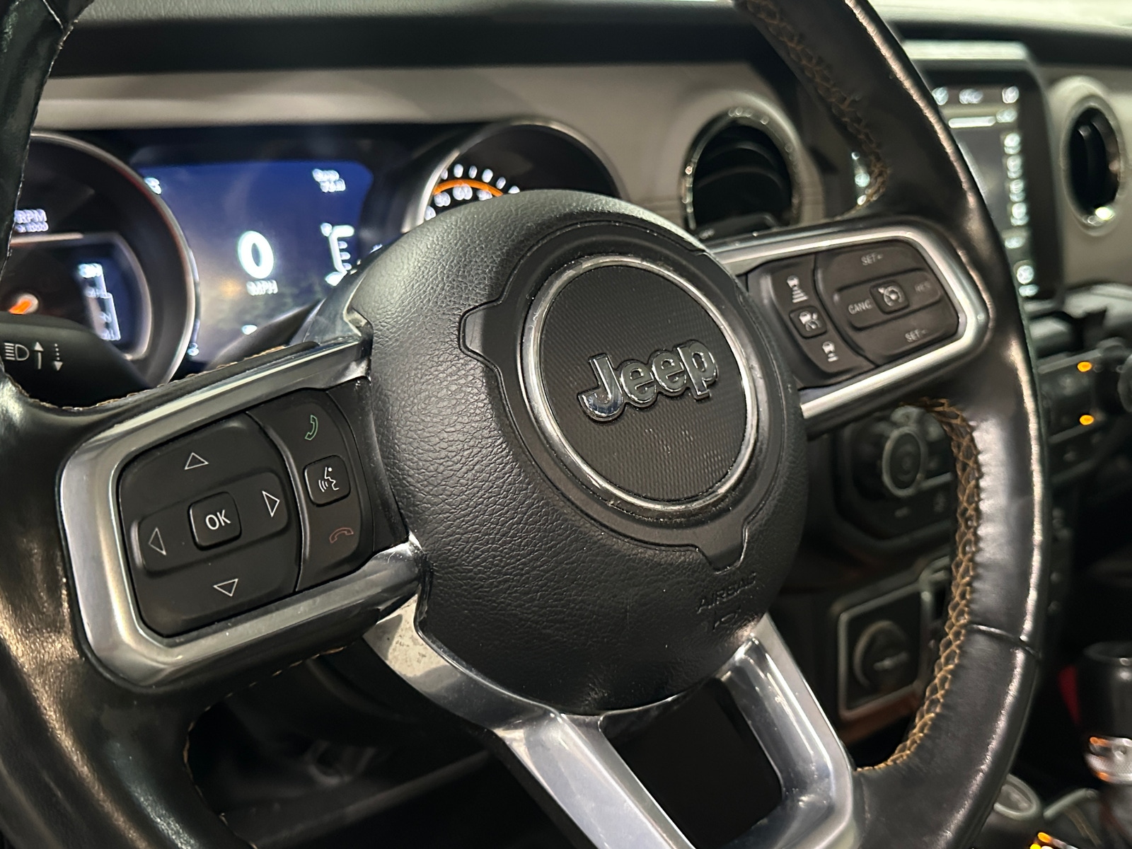 Thumbnail: 2022 Jeep Gladiator - 4