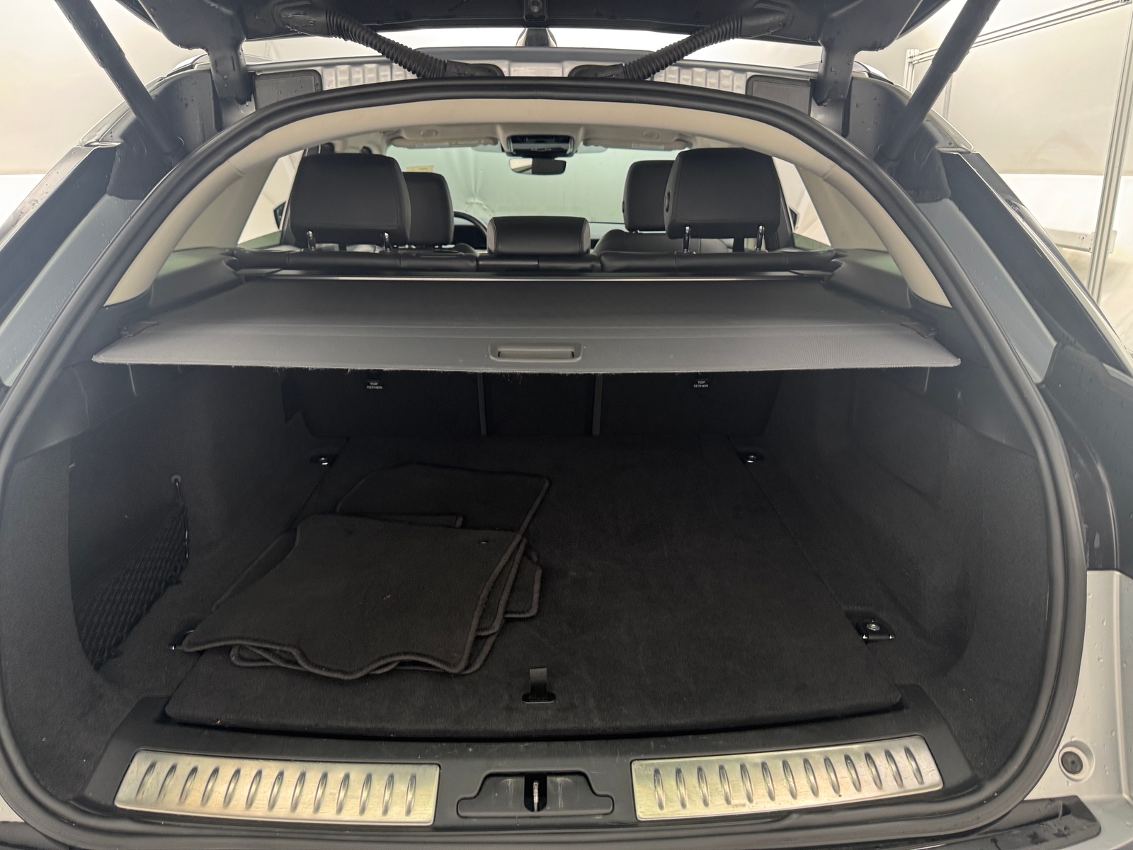 Thumbnail: 2024 Land Rover Range Rover Velar - 6