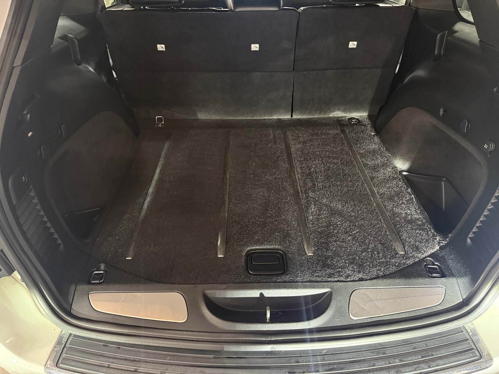 Thumbnail: 2017 Jeep Grand Cherokee - 6