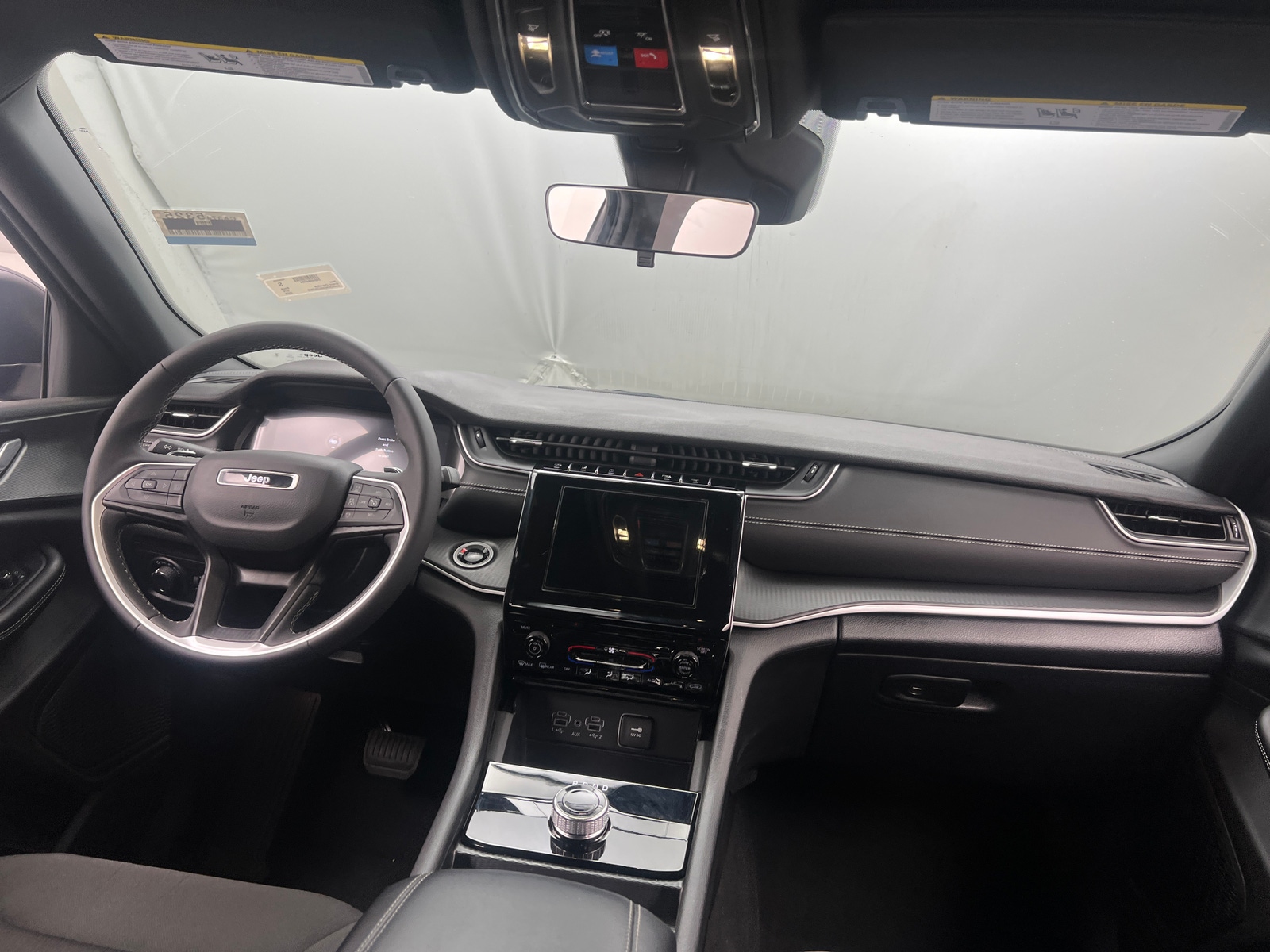 Thumbnail: 2025 Jeep Grand Cherokee - 3