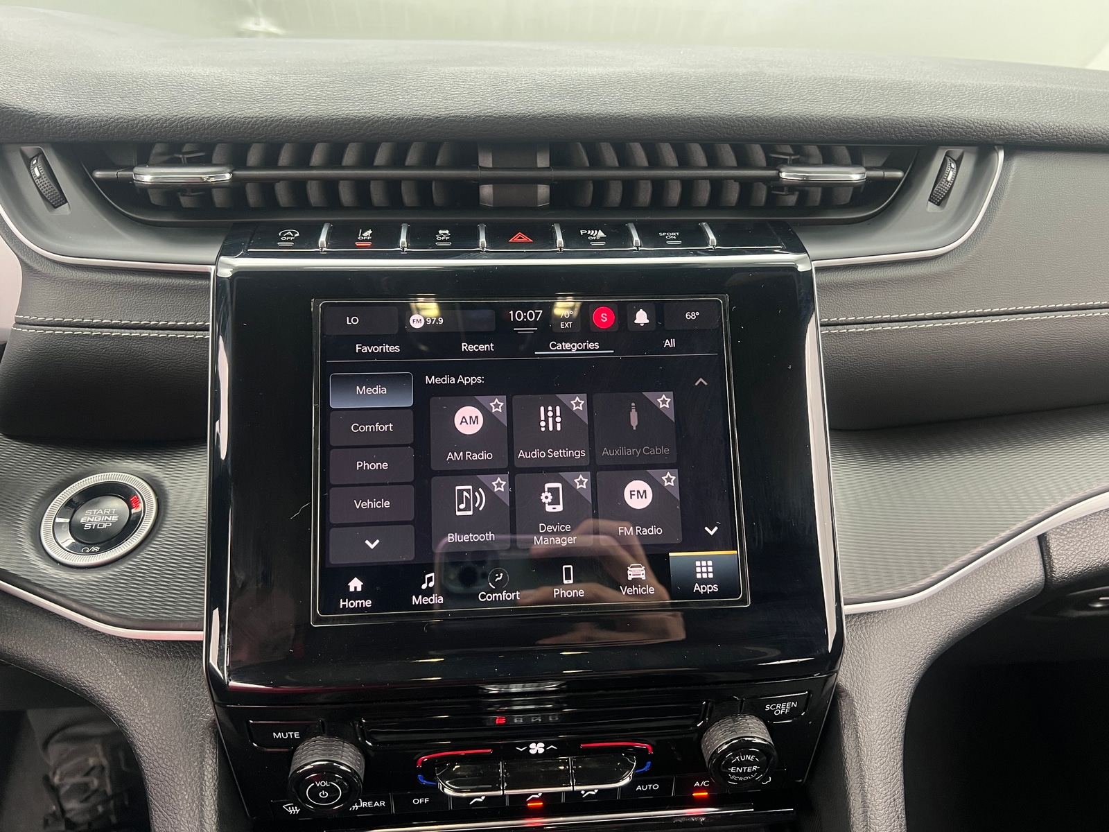 Thumbnail: 2025 Jeep Grand Cherokee - 4