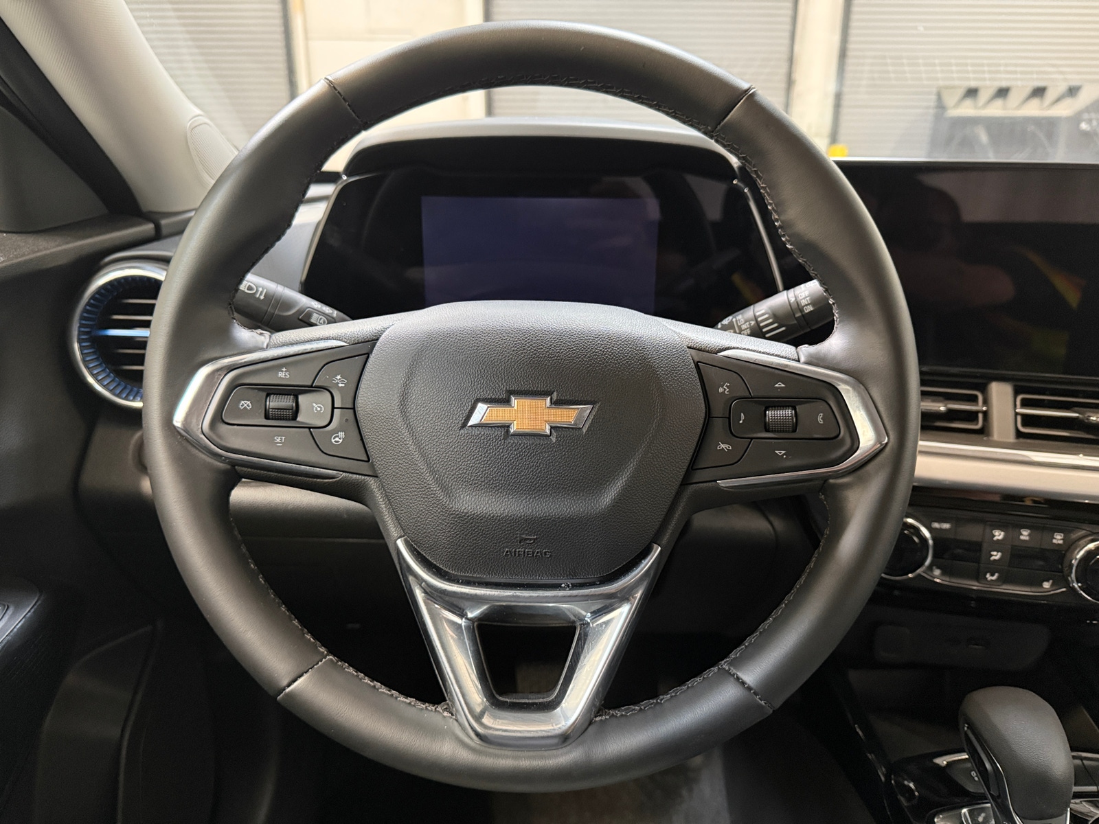 Thumbnail: 2025 Chevrolet Trax - 5