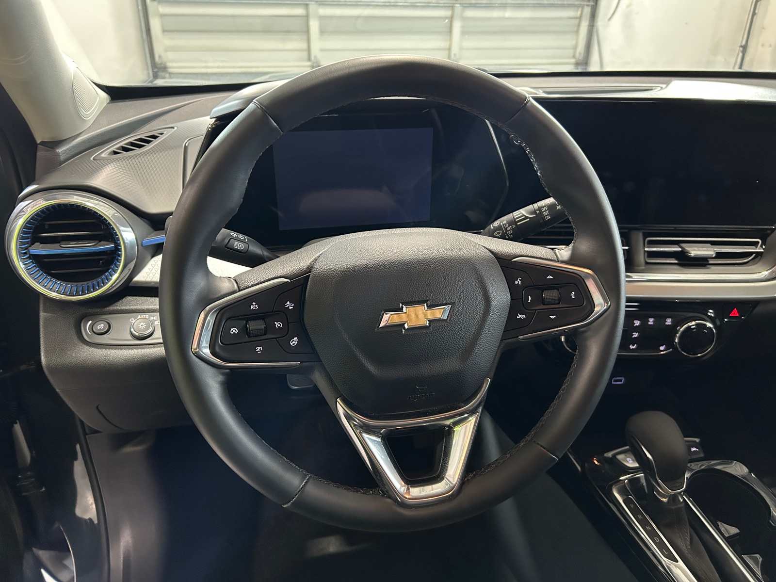 Thumbnail: 2025 Chevrolet Trax - 5