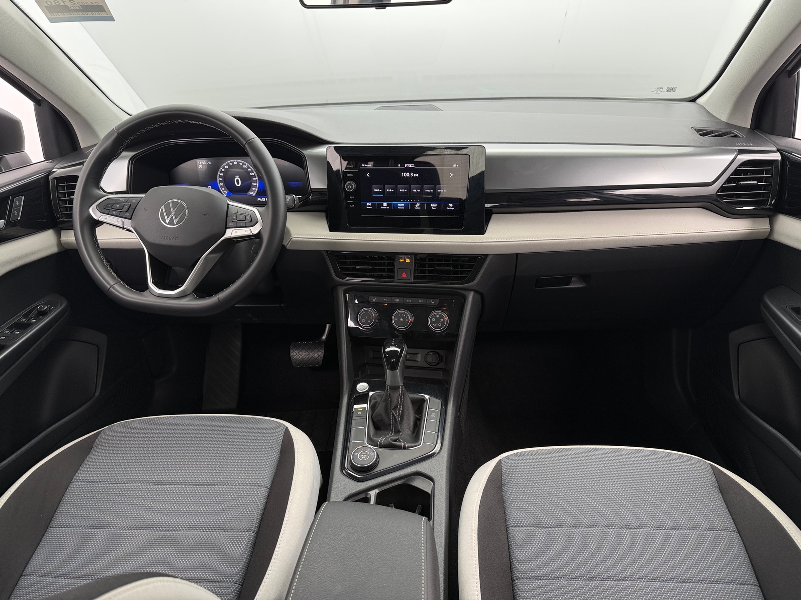 Thumbnail: 2025 Volkswagen Taos - 3