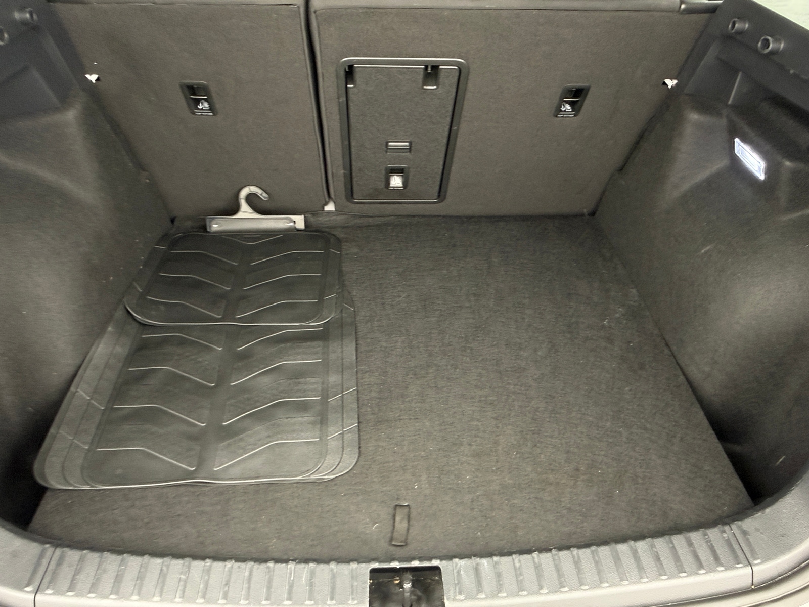 Thumbnail: 2025 Volkswagen Taos - 7