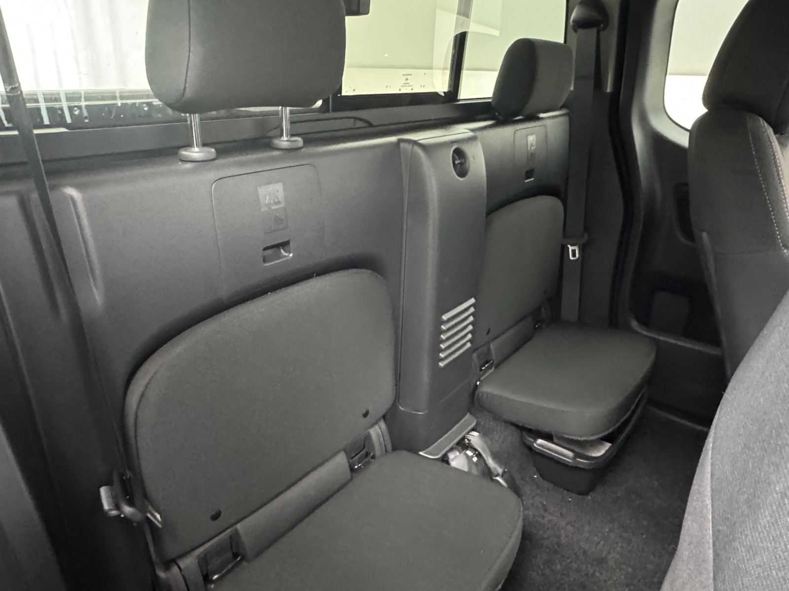 Thumbnail: 2025 Nissan Frontier - 6