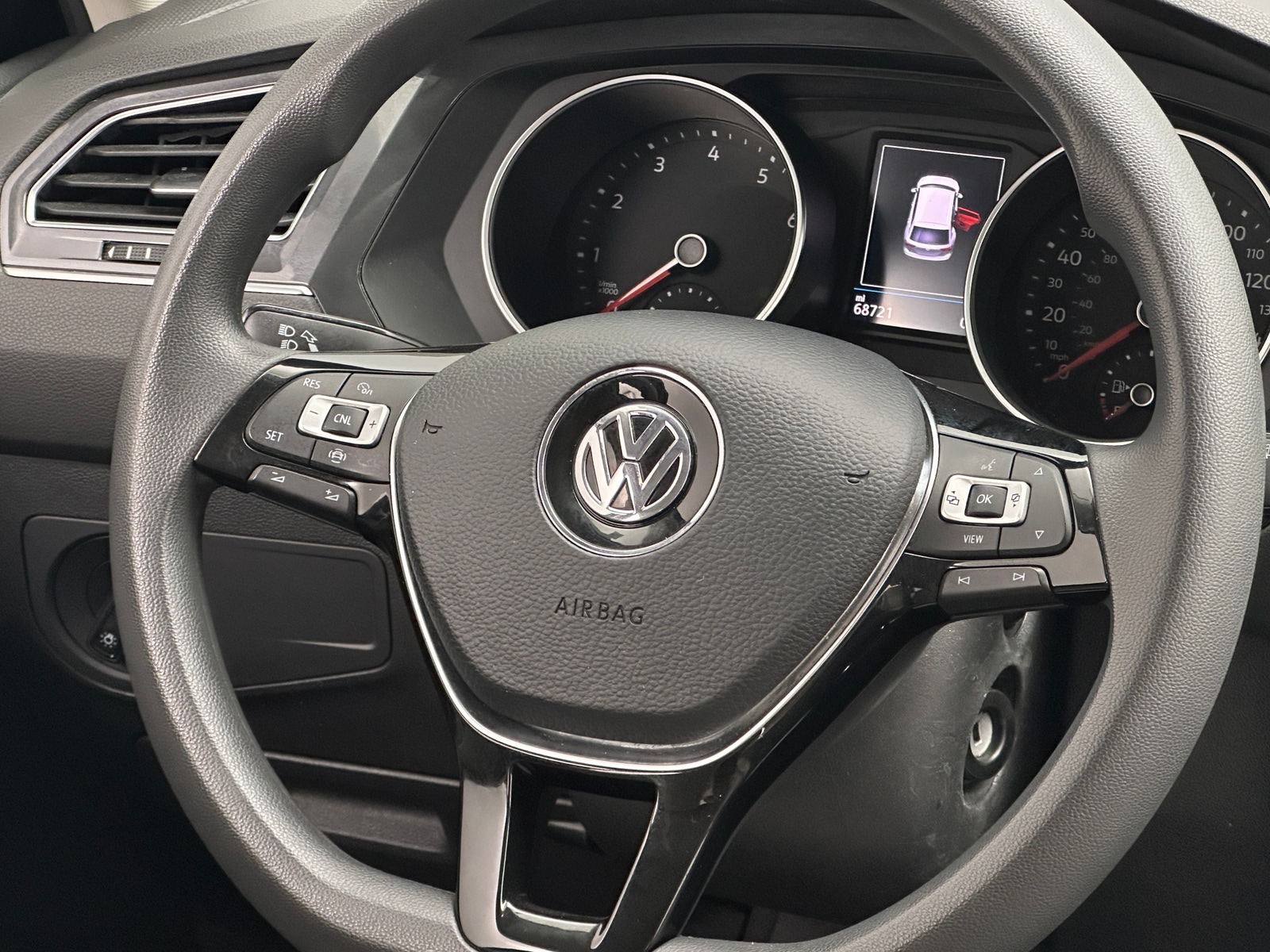 Thumbnail: 2021 Volkswagen Tiguan - 5