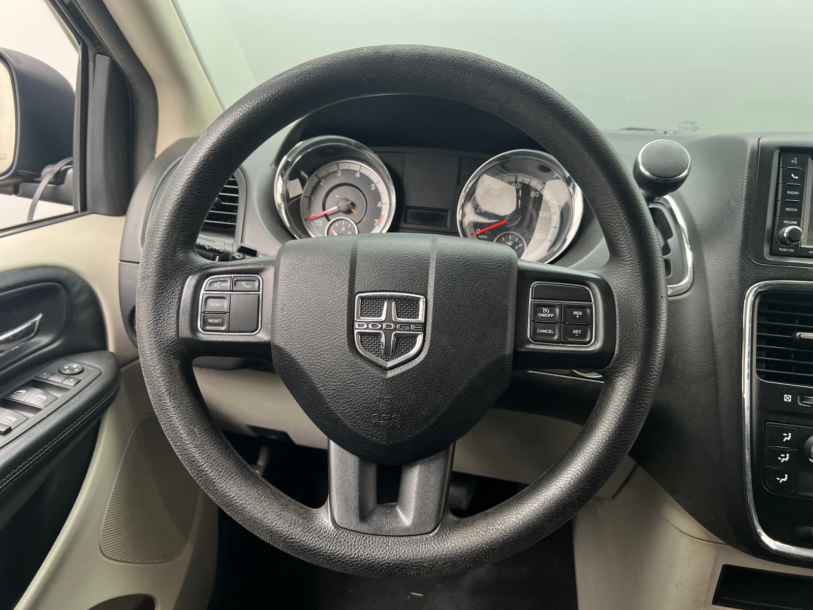 Thumbnail: 2018 Dodge Grand Caravan - 5