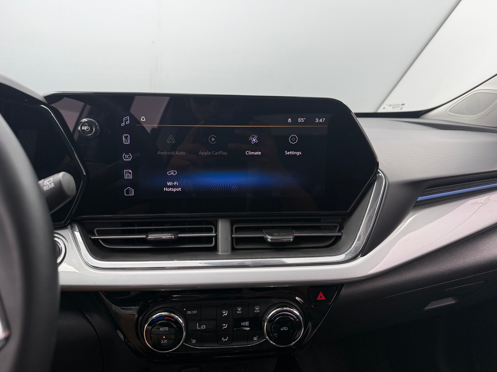 Thumbnail: 2025 Chevrolet Trax - 4