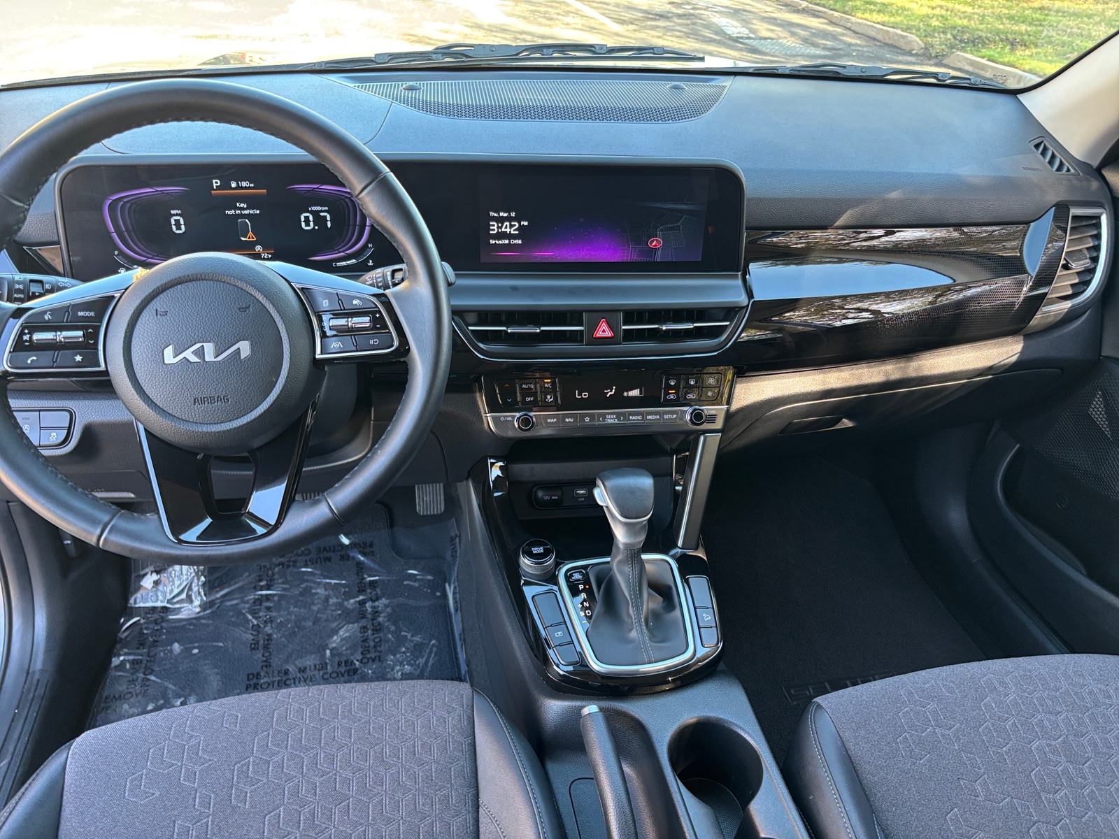 Thumbnail: 2025 Kia Seltos - 3