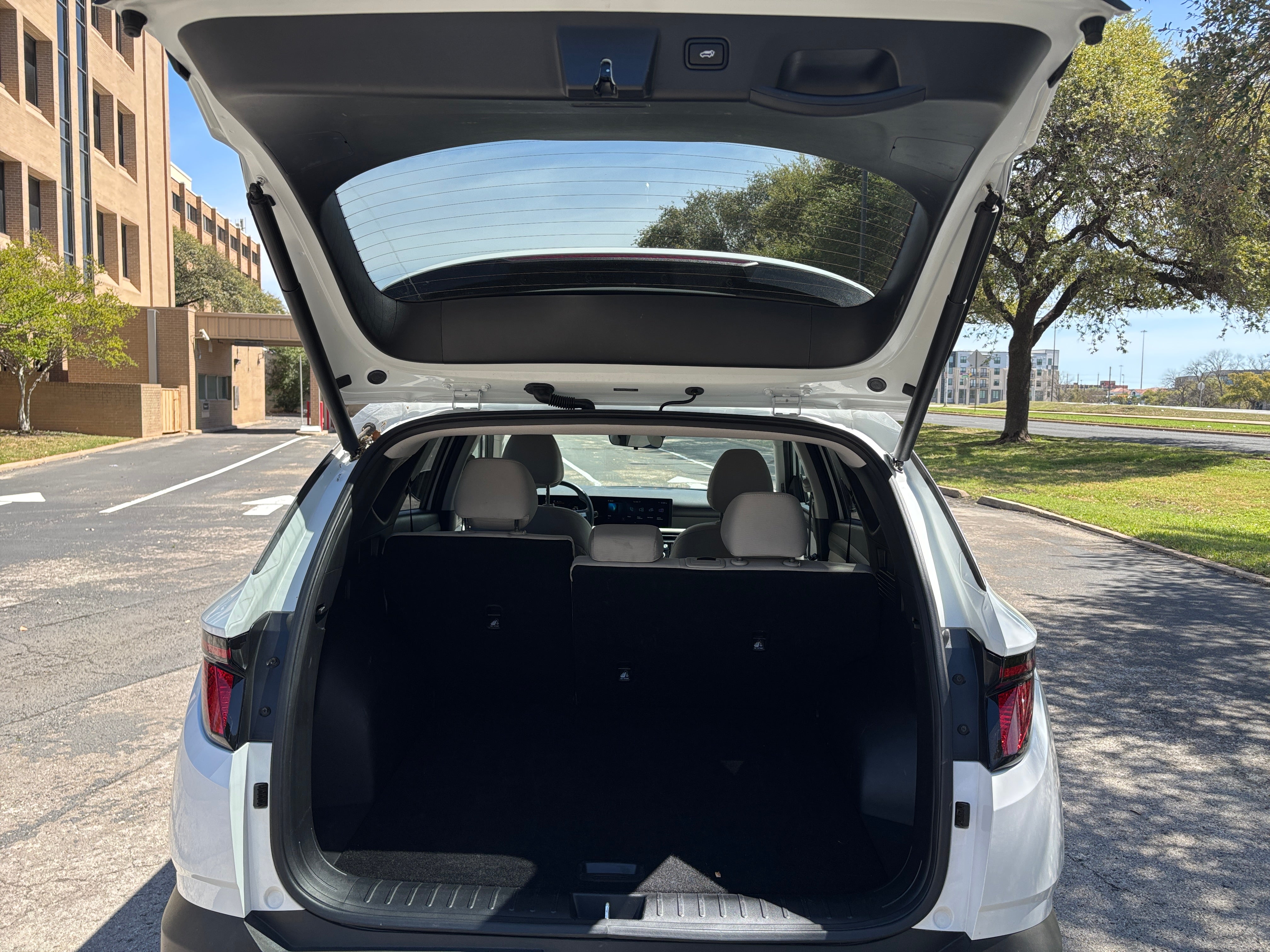 Thumbnail: 2025 Hyundai Tucson - 4