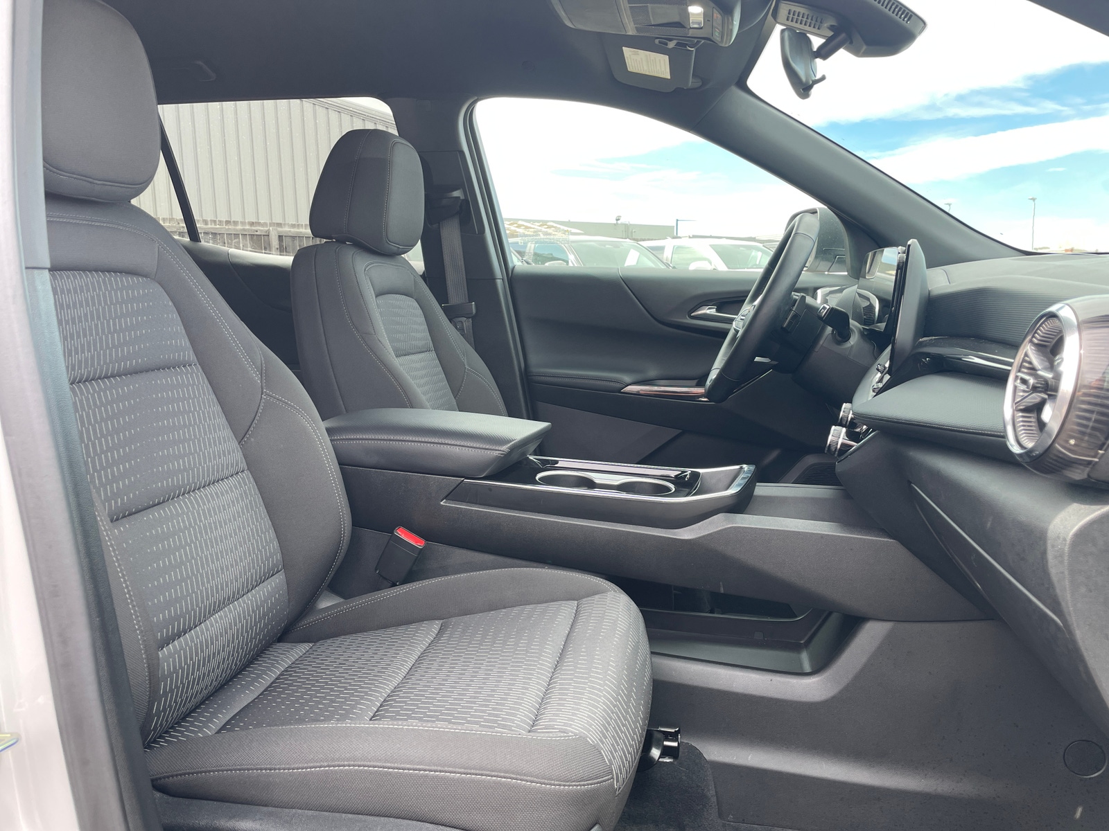 Thumbnail: 2025 Chevrolet Equinox - 2