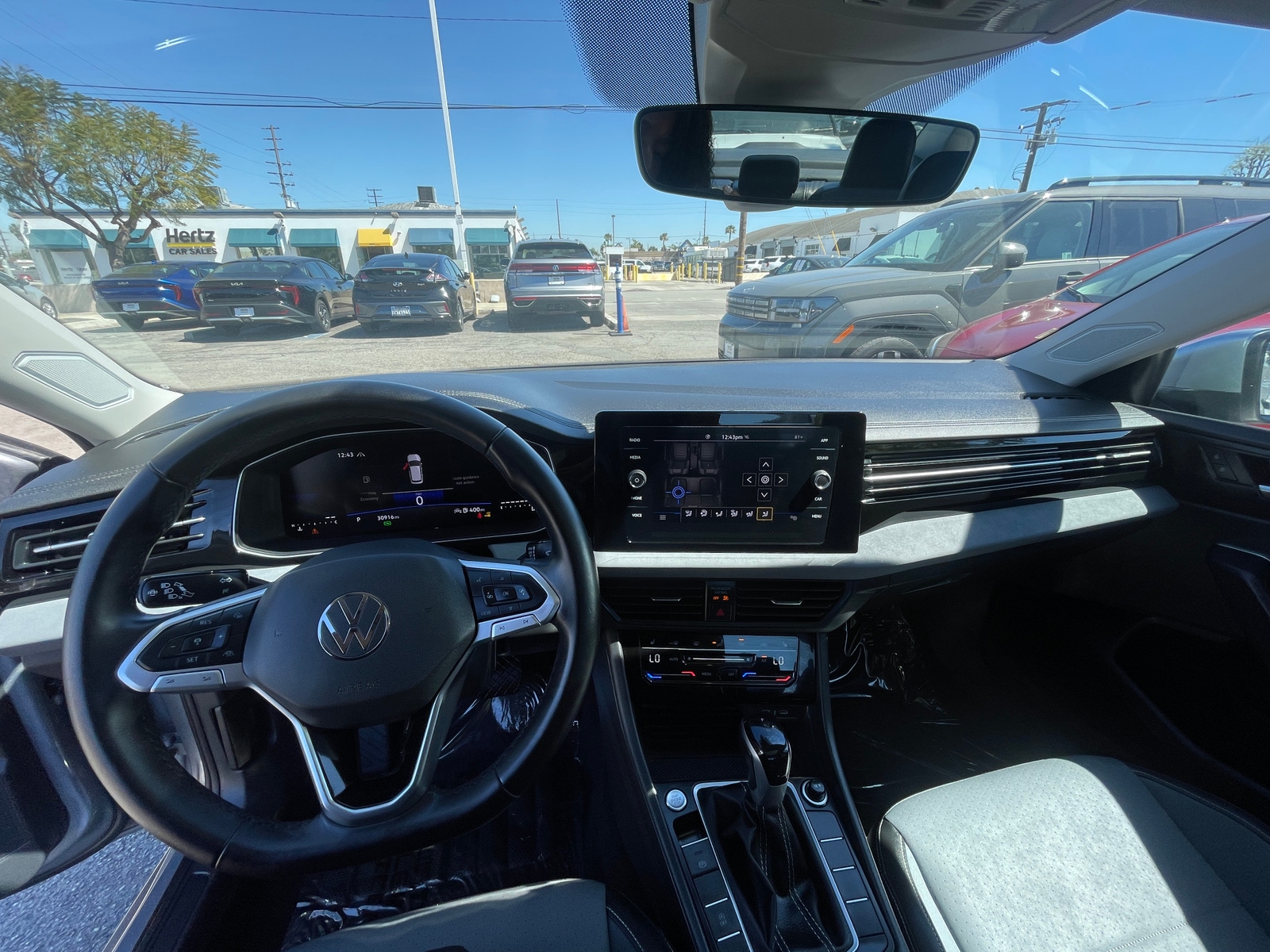 Thumbnail: 2025 Volkswagen Jetta - 3