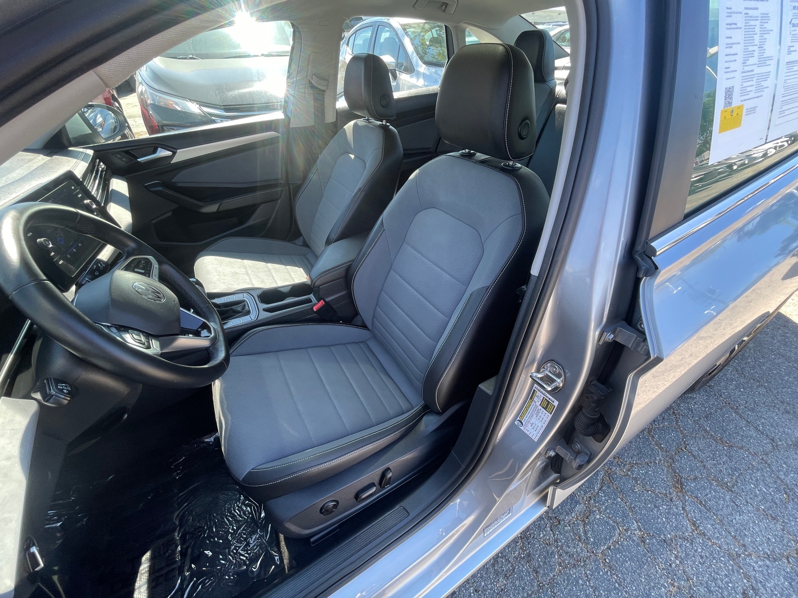 Thumbnail: 2025 Volkswagen Jetta - 2