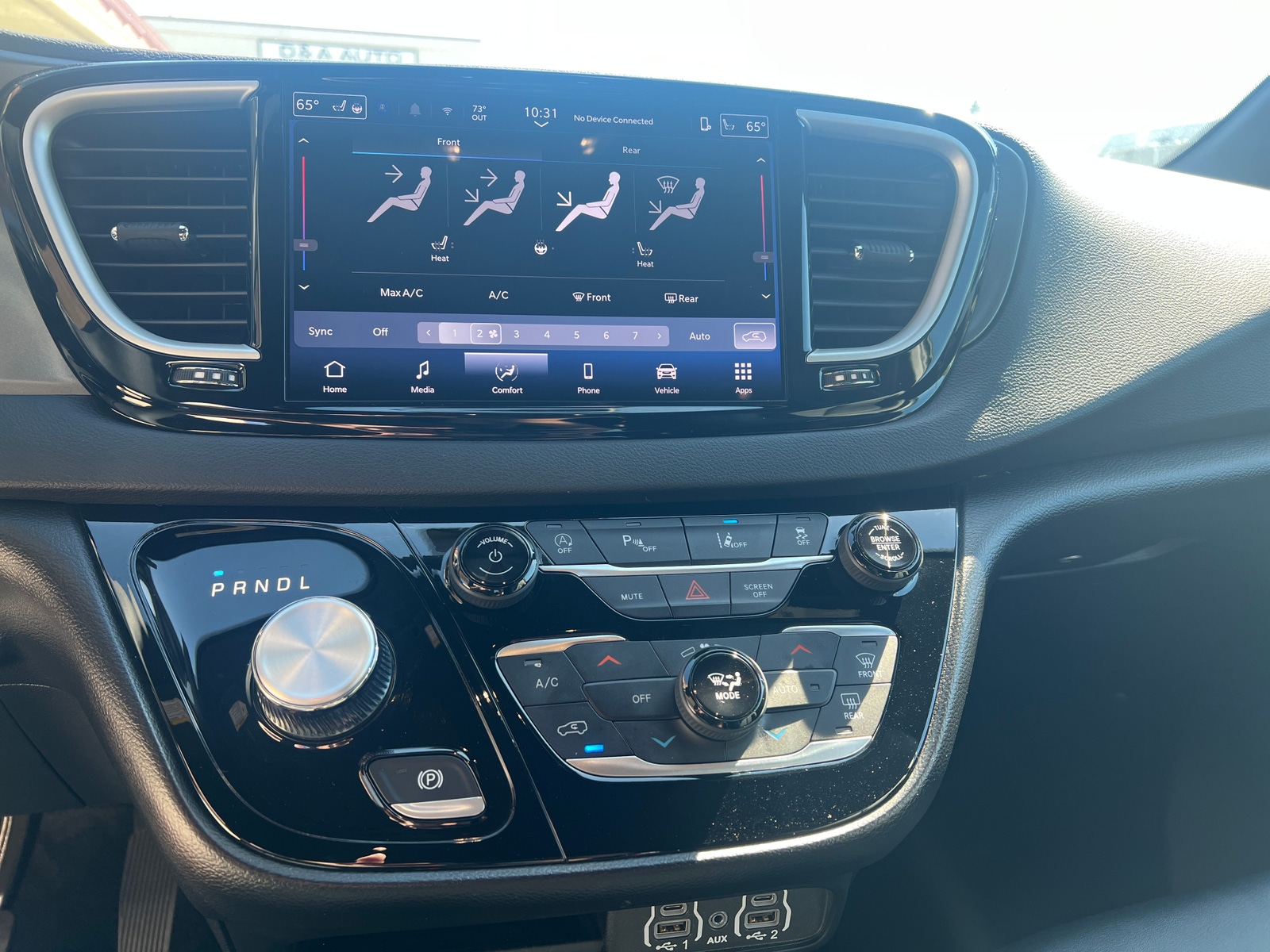 Thumbnail: 2025 Chrysler Pacifica - 3