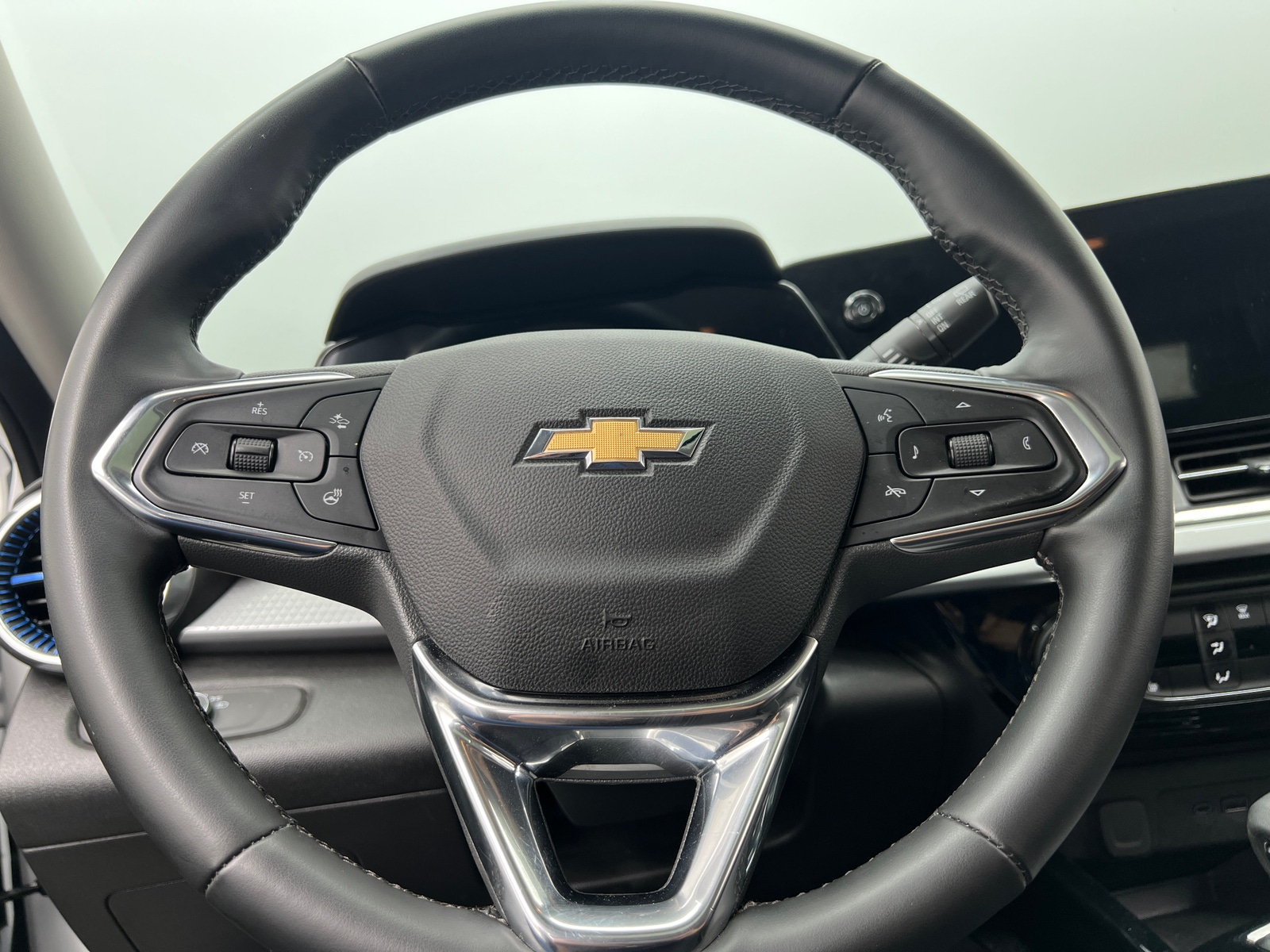 Thumbnail: 2025 Chevrolet Trax - 5