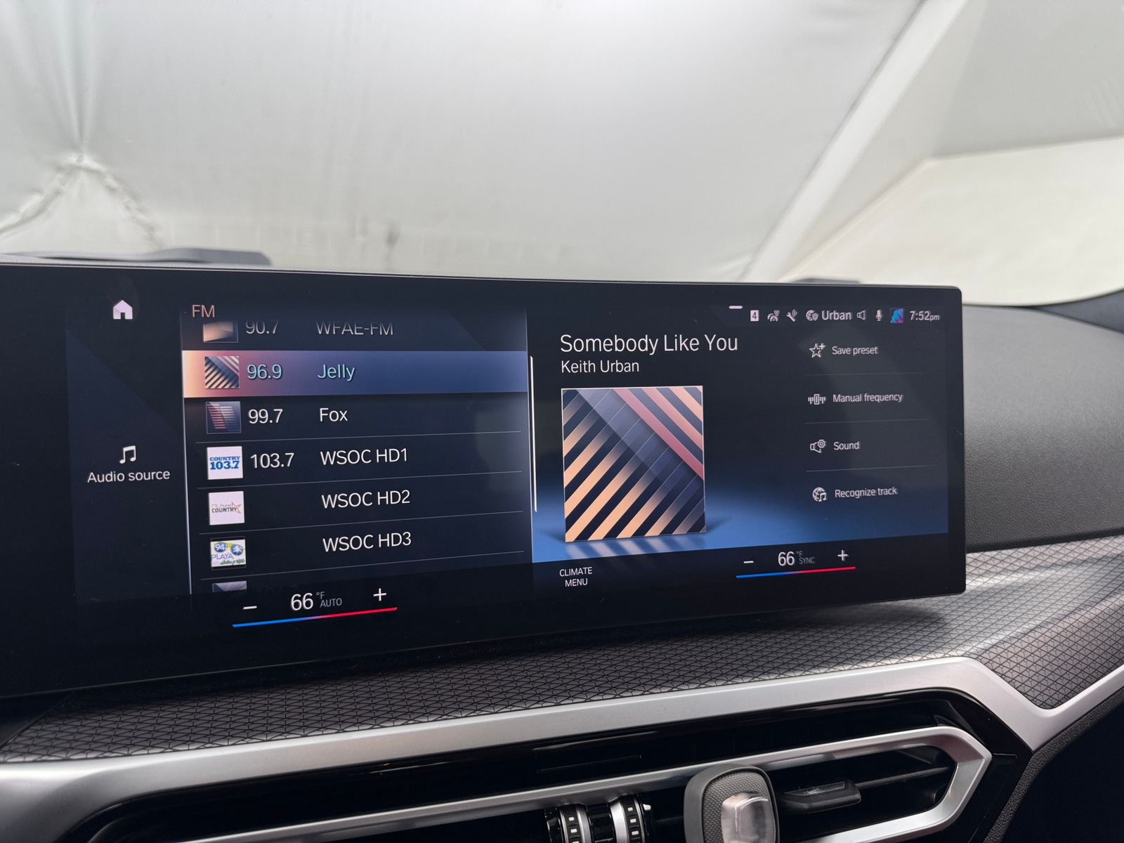 Thumbnail: 2024 BMW 3 Series - 4