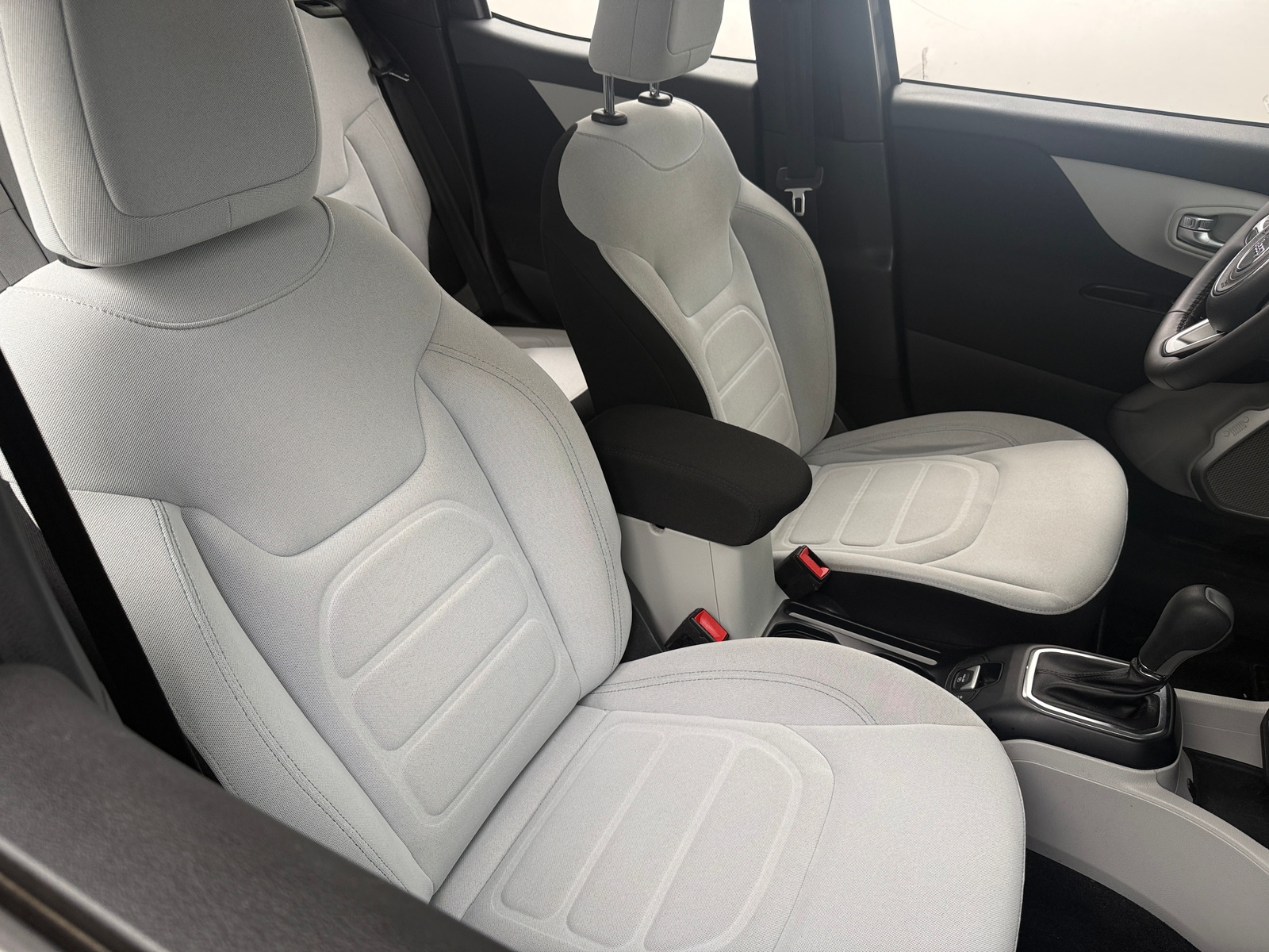 Thumbnail: 2019 Jeep Renegade - 2