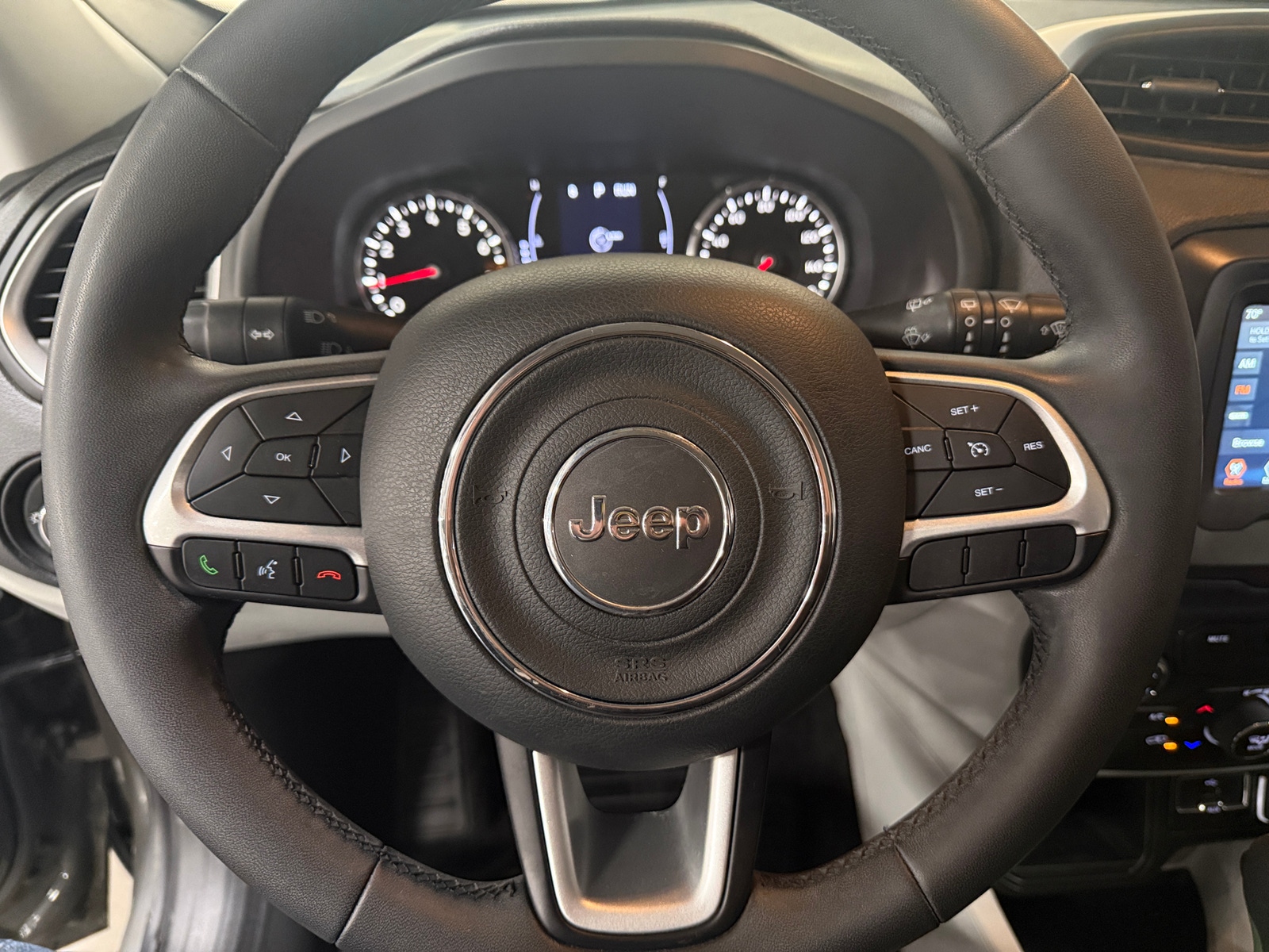 Thumbnail: 2019 Jeep Renegade - 5