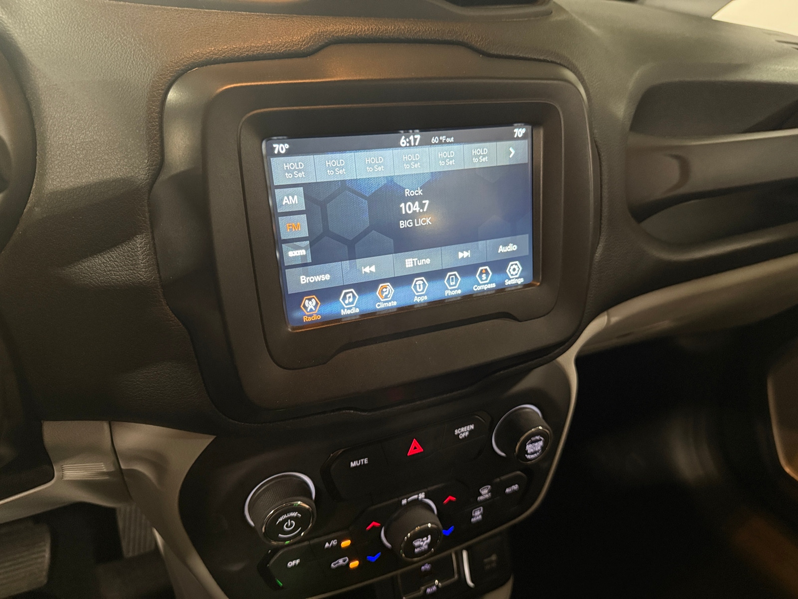 Thumbnail: 2019 Jeep Renegade - 4