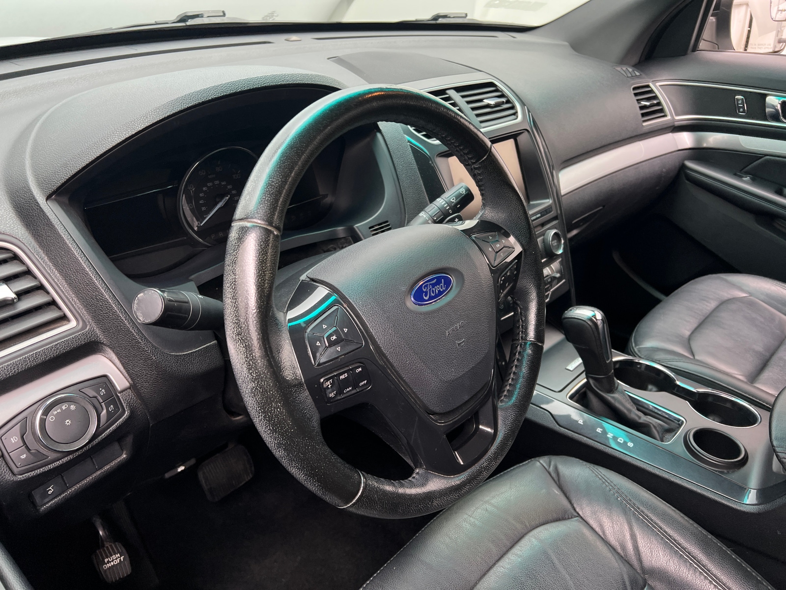 Thumbnail: 2016 Ford Explorer - 5